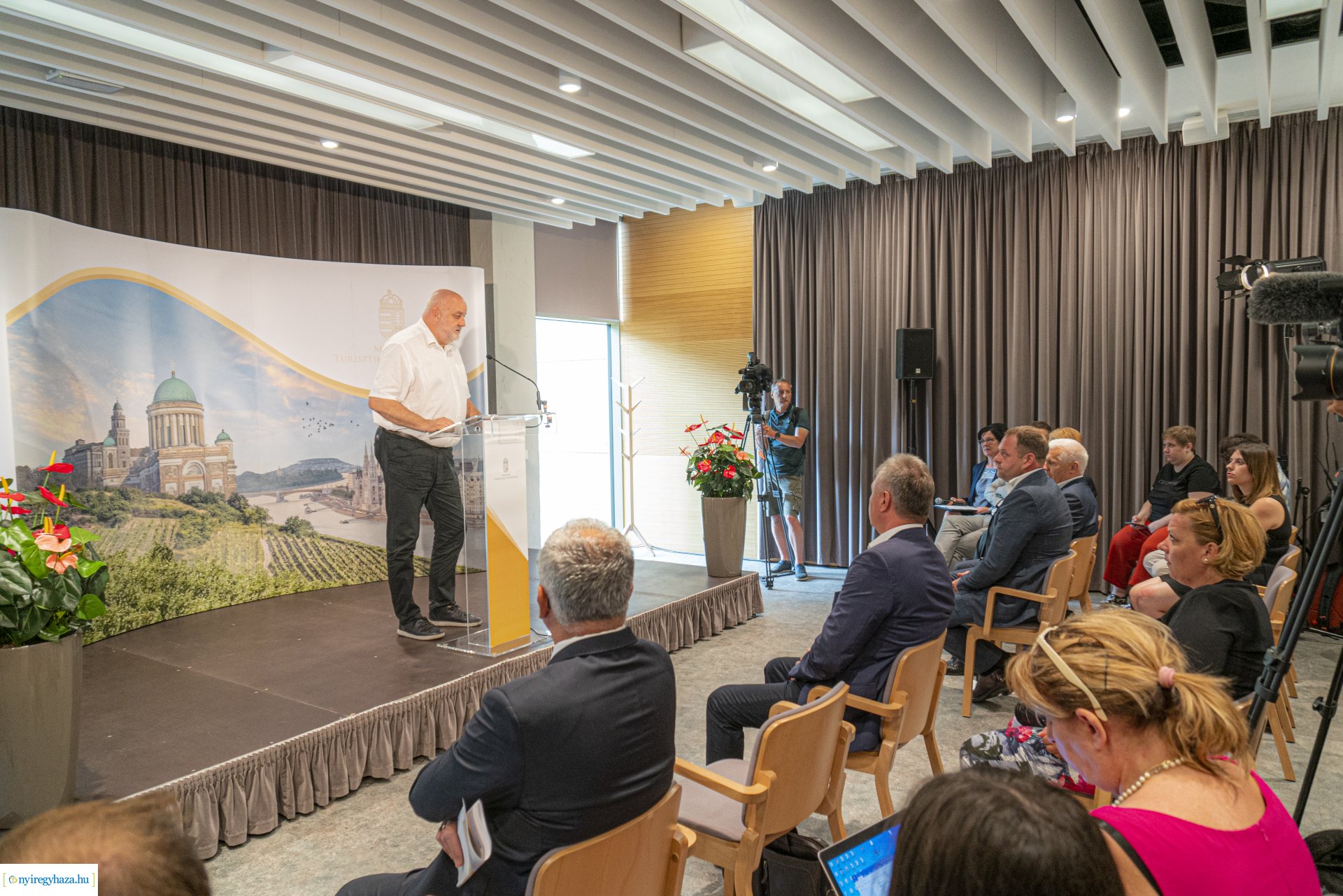 A Magyar Turisztikai Ügynökség satjótájékoztatója a Pangea Hotelban