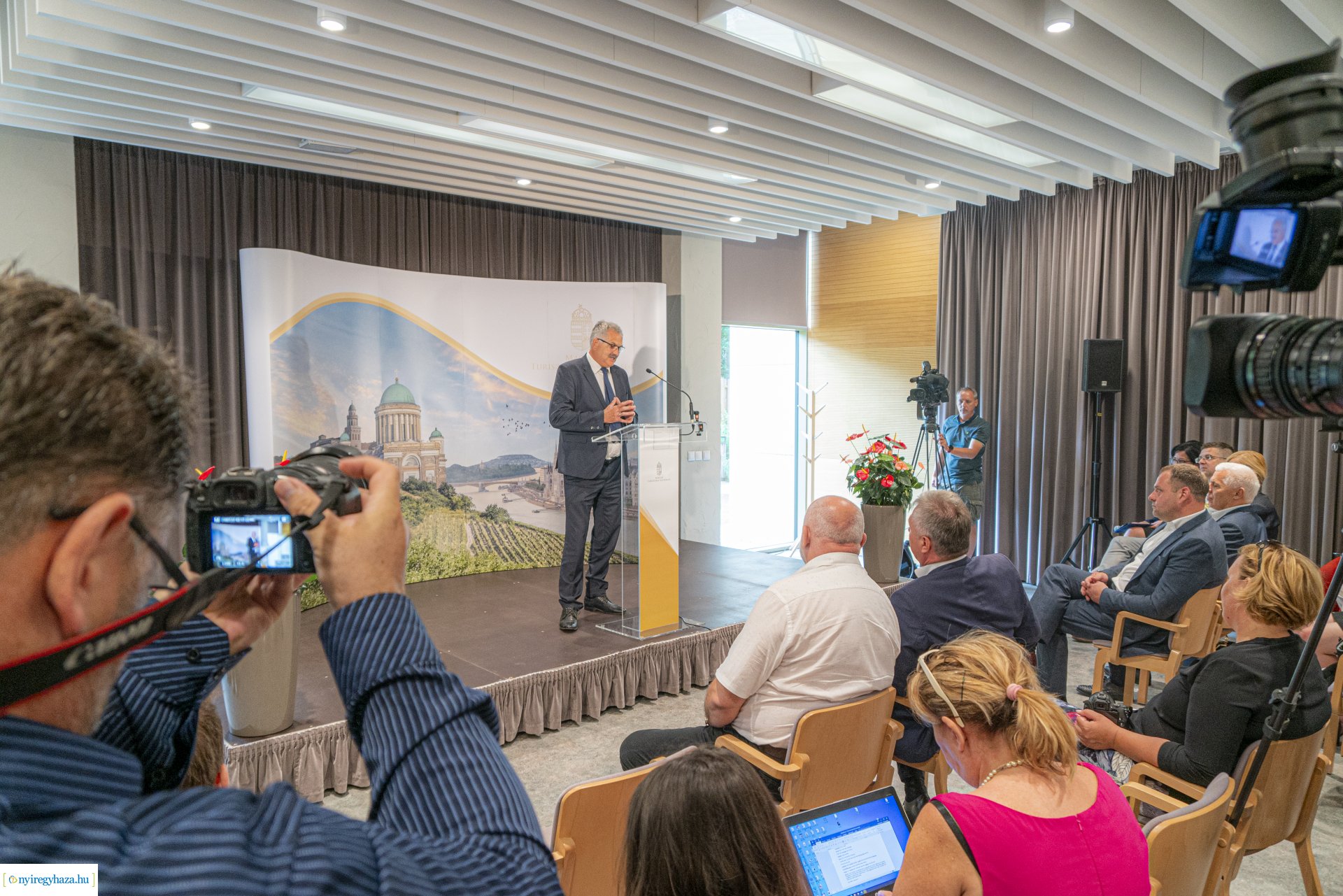 A Magyar Turisztikai Ügynökség satjótájékoztatója a Pangea Hotelban