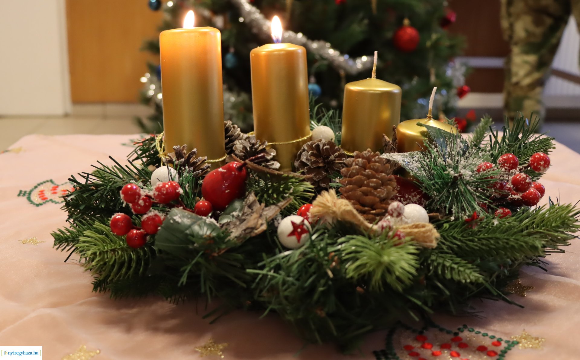 A második gyertya is ég a Damjanich laktanyában