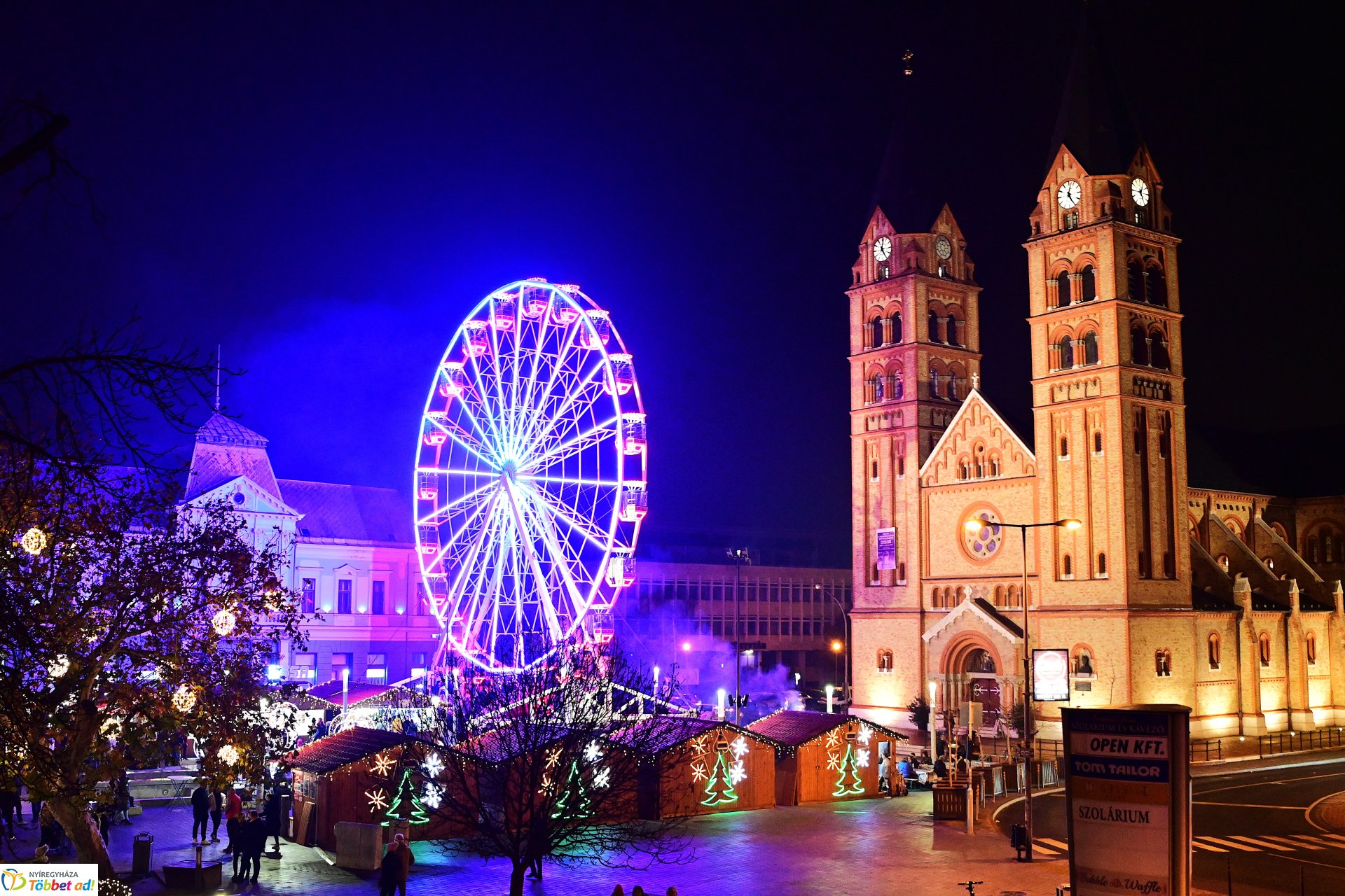 A második gyertya is ég az adventi koszorún