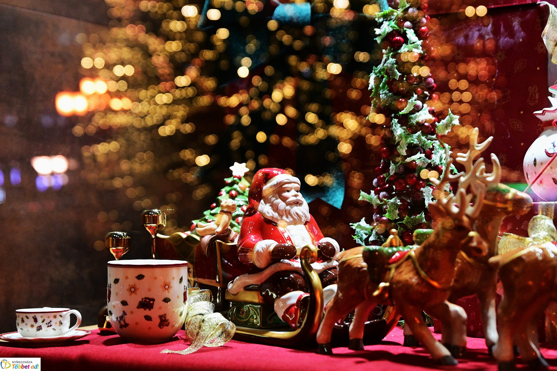 A második gyertya is ég az adventi koszorún