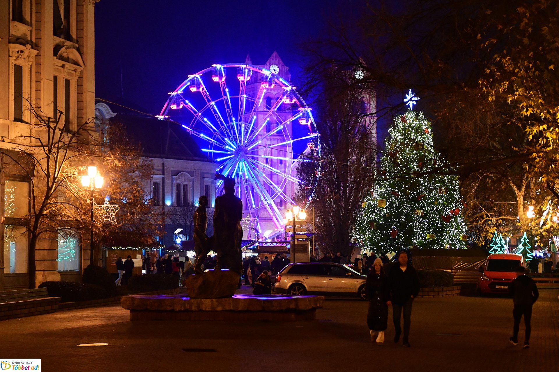 A második gyertya is ég az adventi koszorún