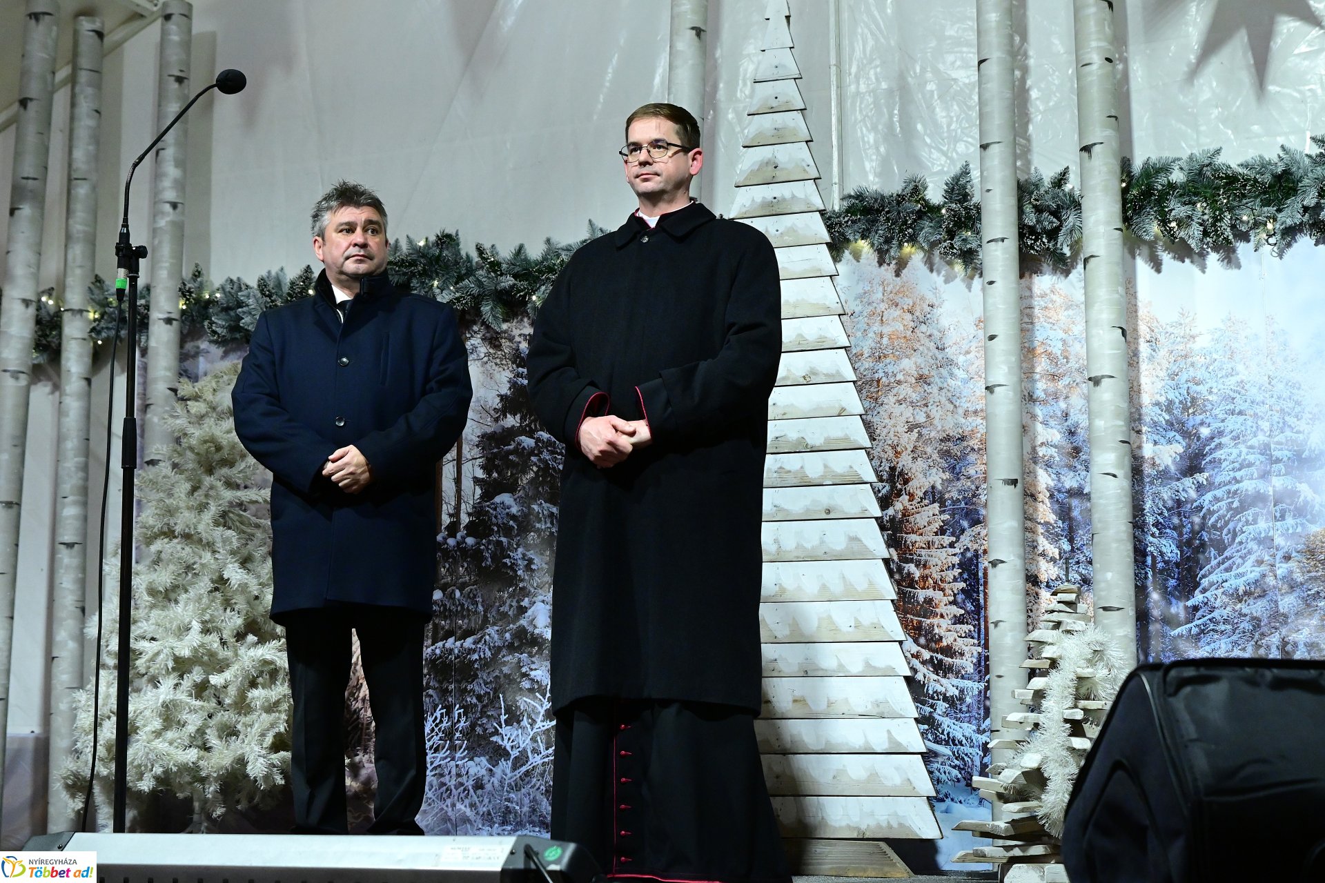 A második gyertya is ég az adventi koszorún