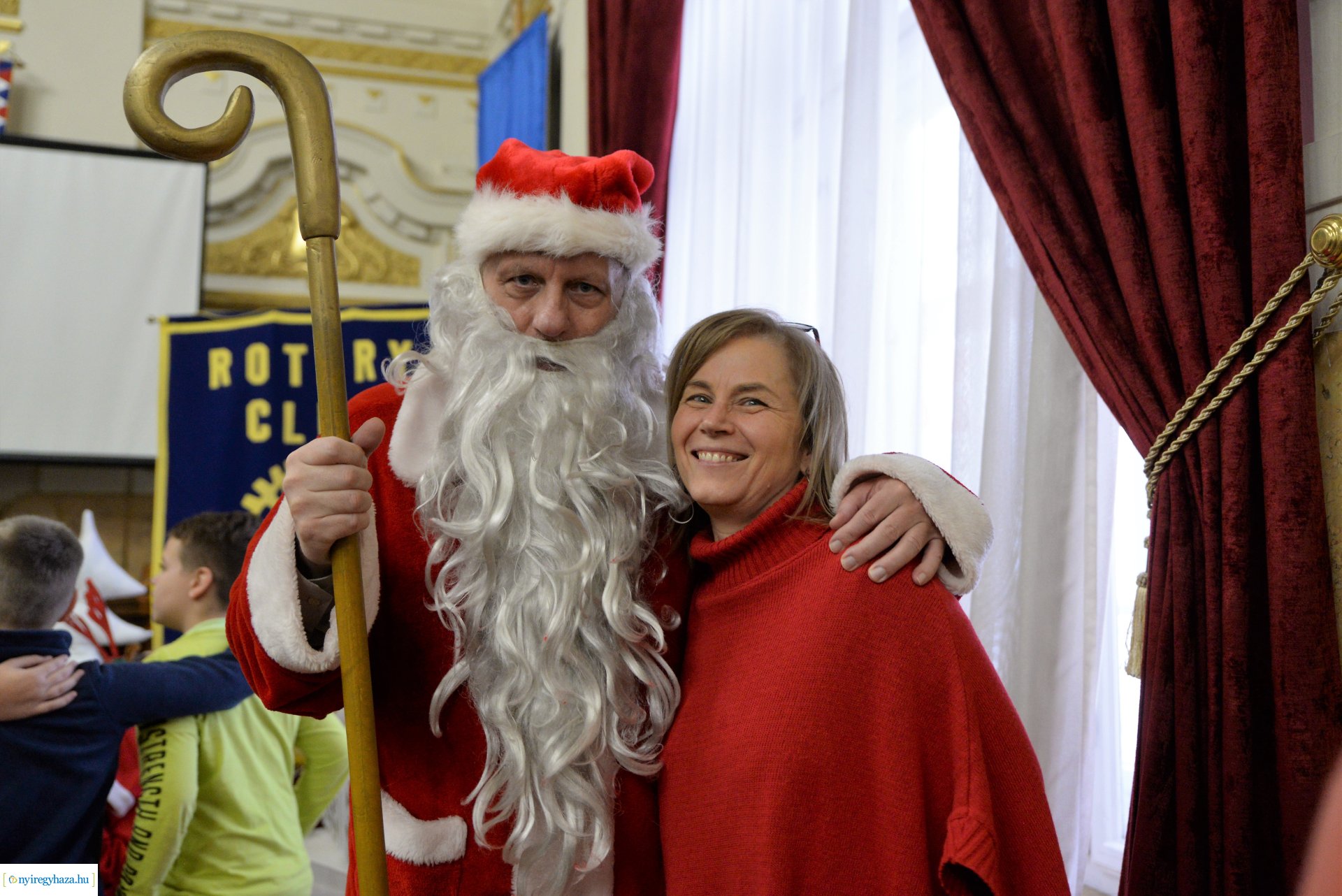 A Megyeházán járt a Rotary mikulás
