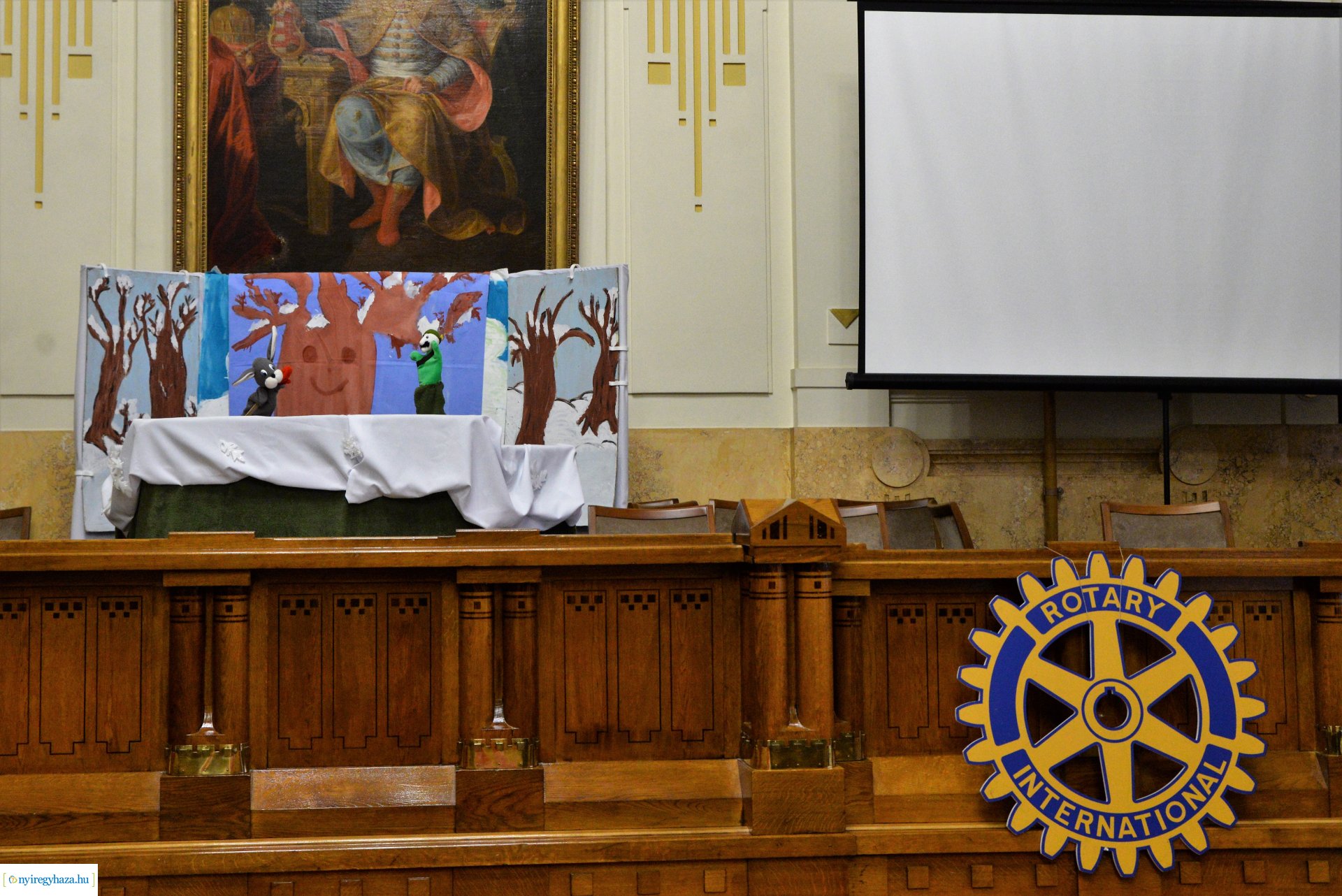 A Megyeházán járt a Rotary mikulás