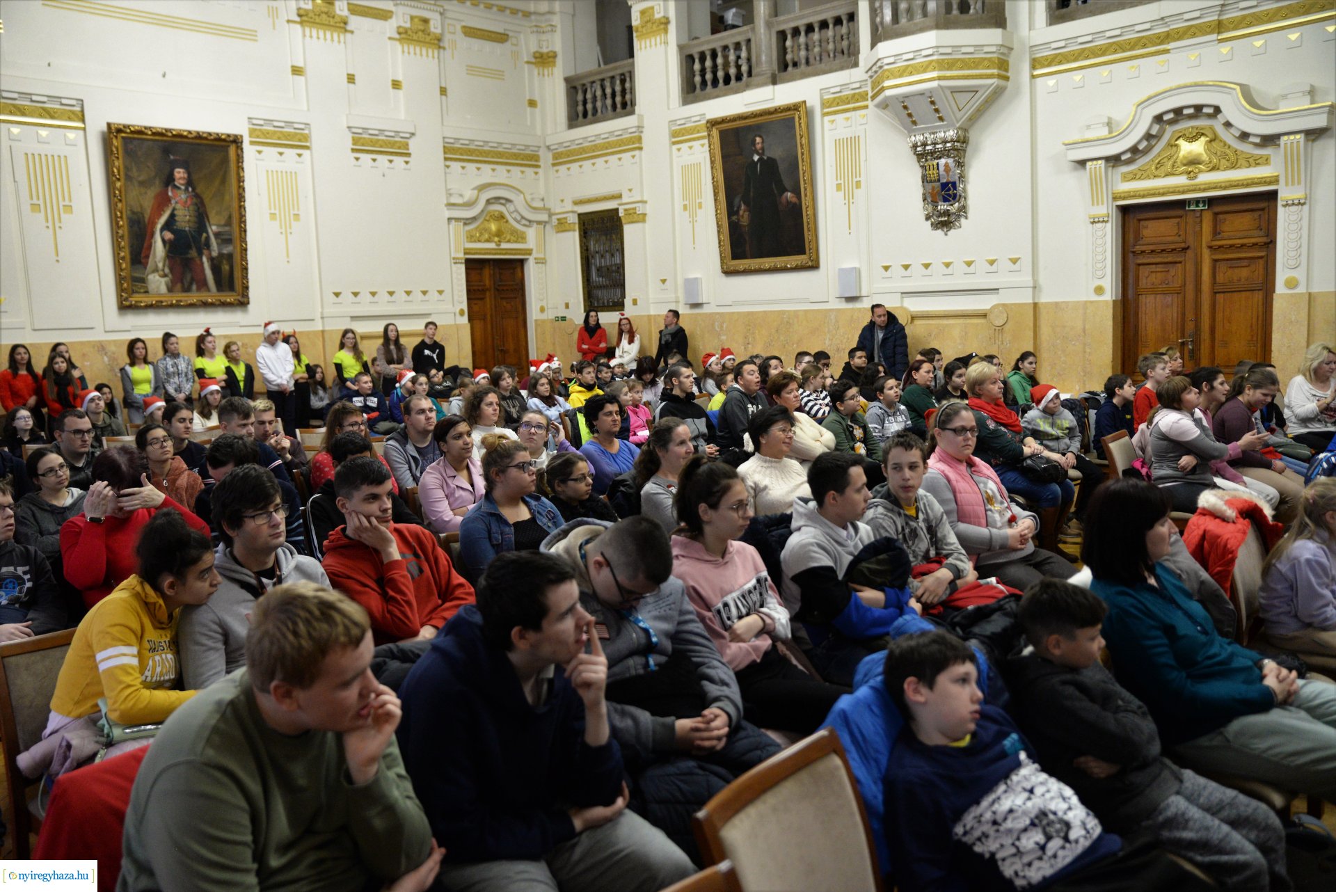 A Megyeházán járt a Rotary mikulás