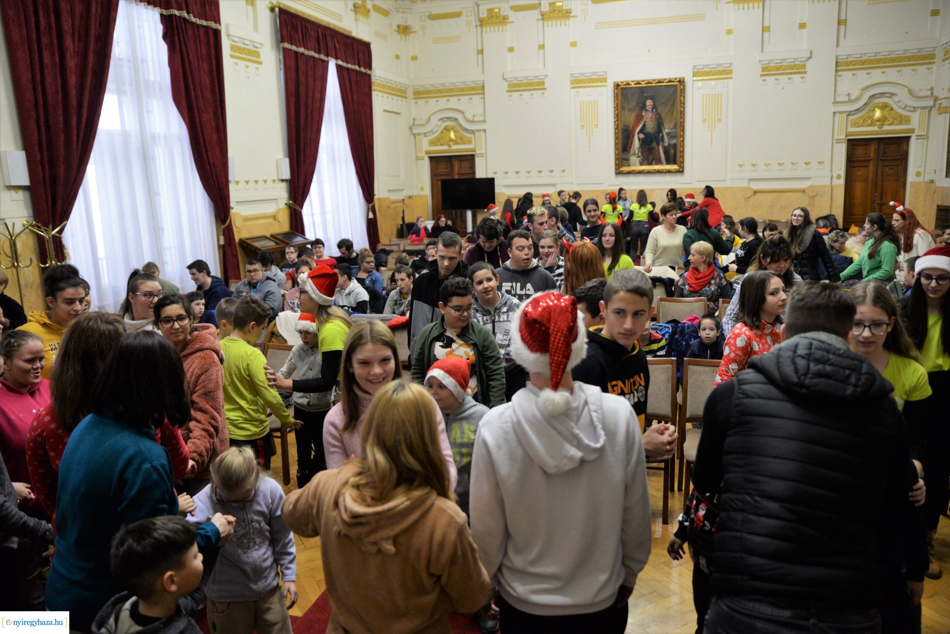 A Megyeházán járt a Rotary mikulás
