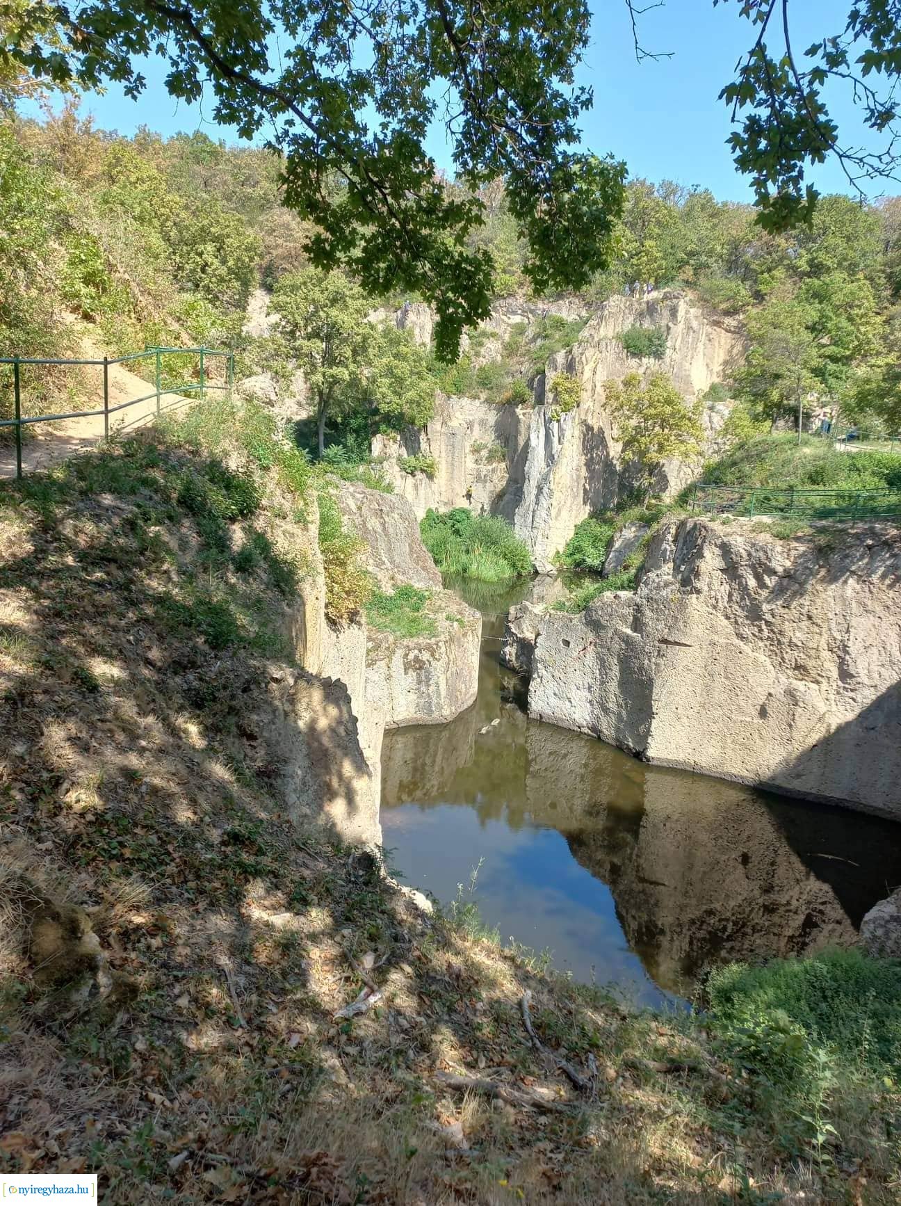A Megyer-hegyi tengerszemhez és a Zemplén Kalandparkba látogattak az Orosért Közéleti Egyesület tagjai