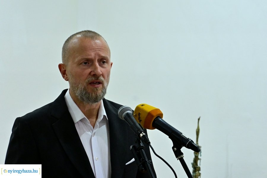 A napfény szerelmese - kiállítás