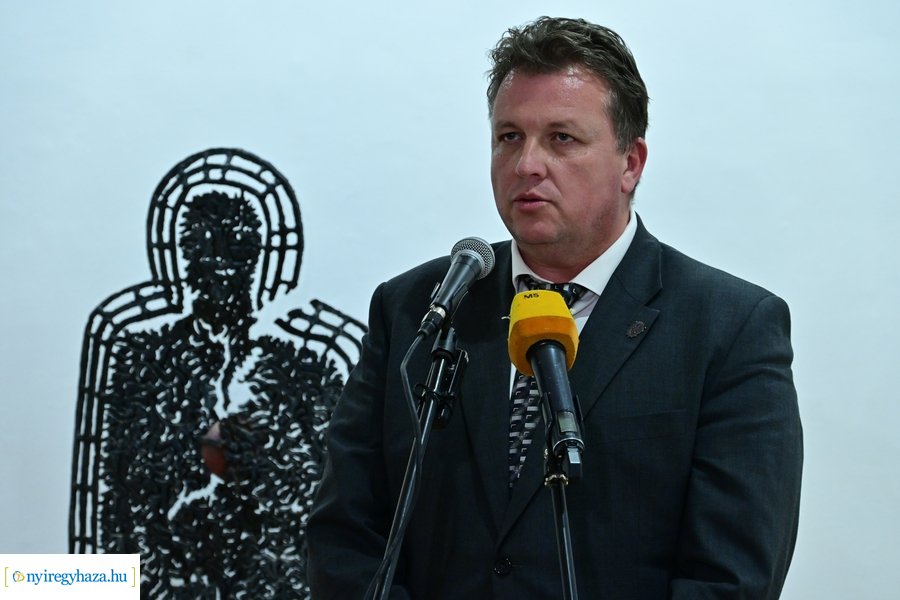 A napfény szerelmese - kiállítás