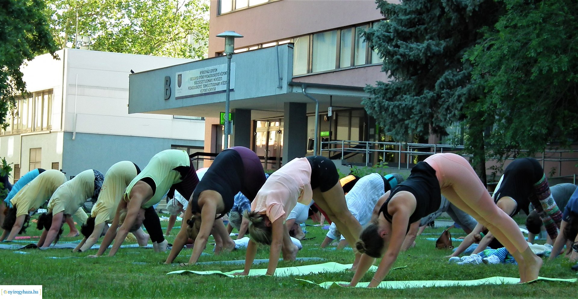 A  Nemzetközi Jóganap ünneplése Nyíregyházán
