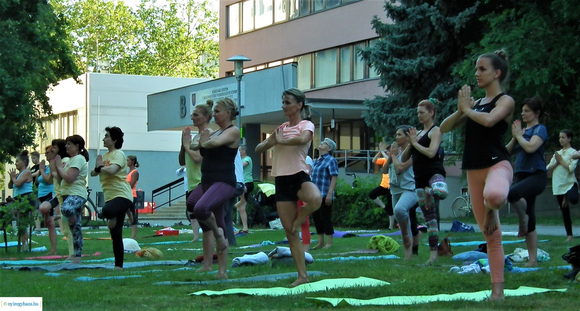 A  Nemzetközi Jóganap ünneplése Nyíregyházán