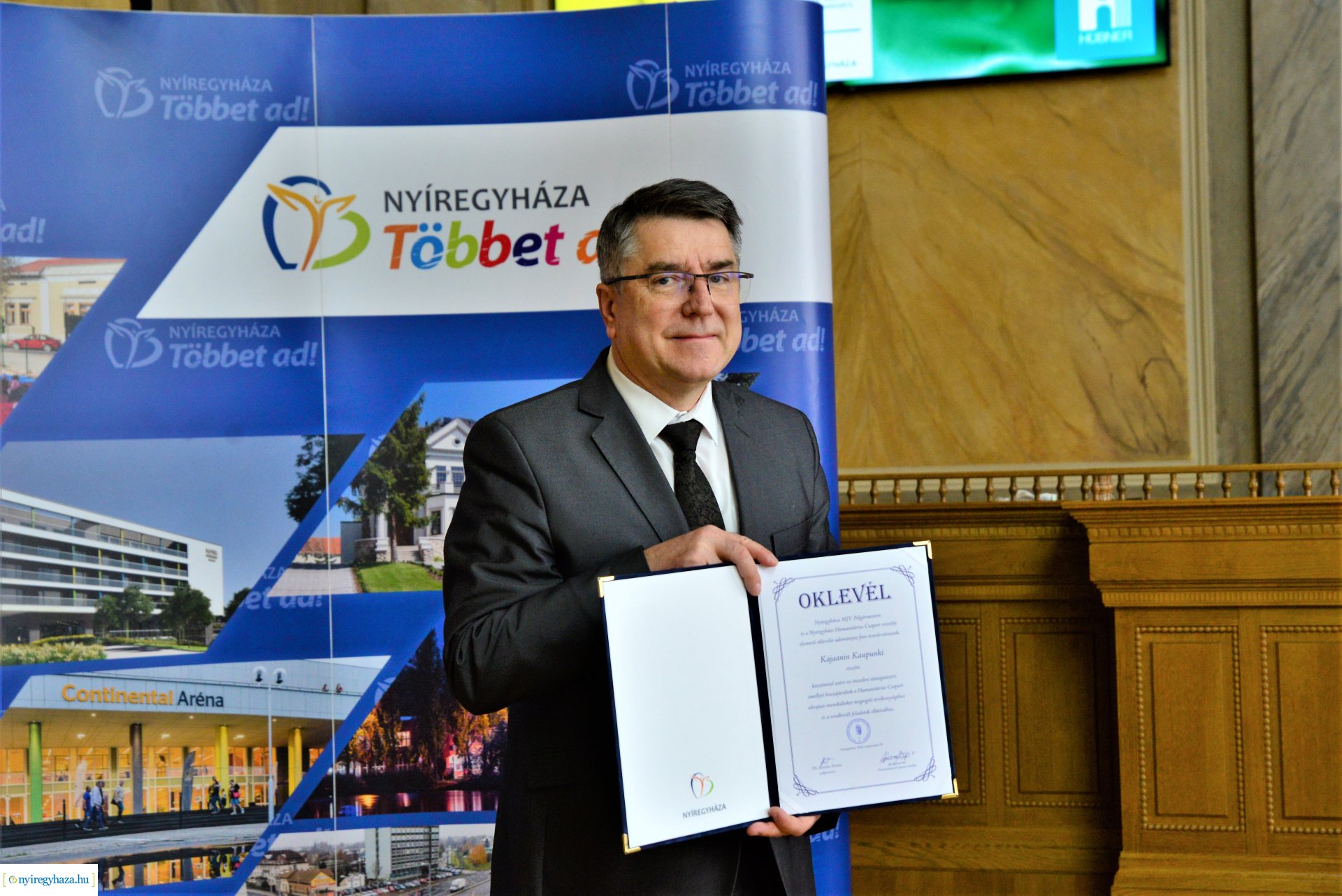 A Nyíregyházi Humanitárius Csoport elismerő okleveleinek átadása