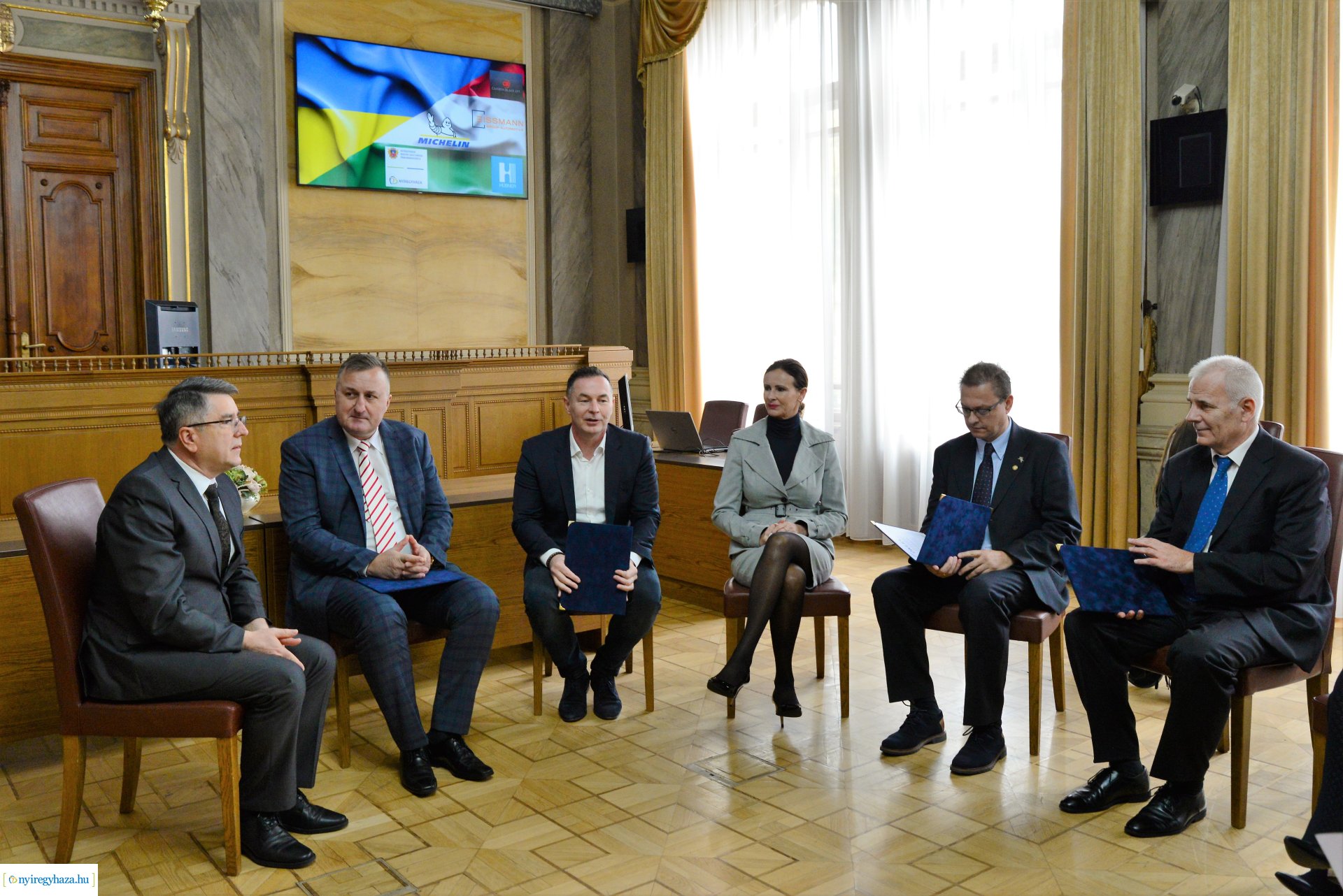 A Nyíregyházi Humanitárius Csoport elismerő okleveleinek átadása