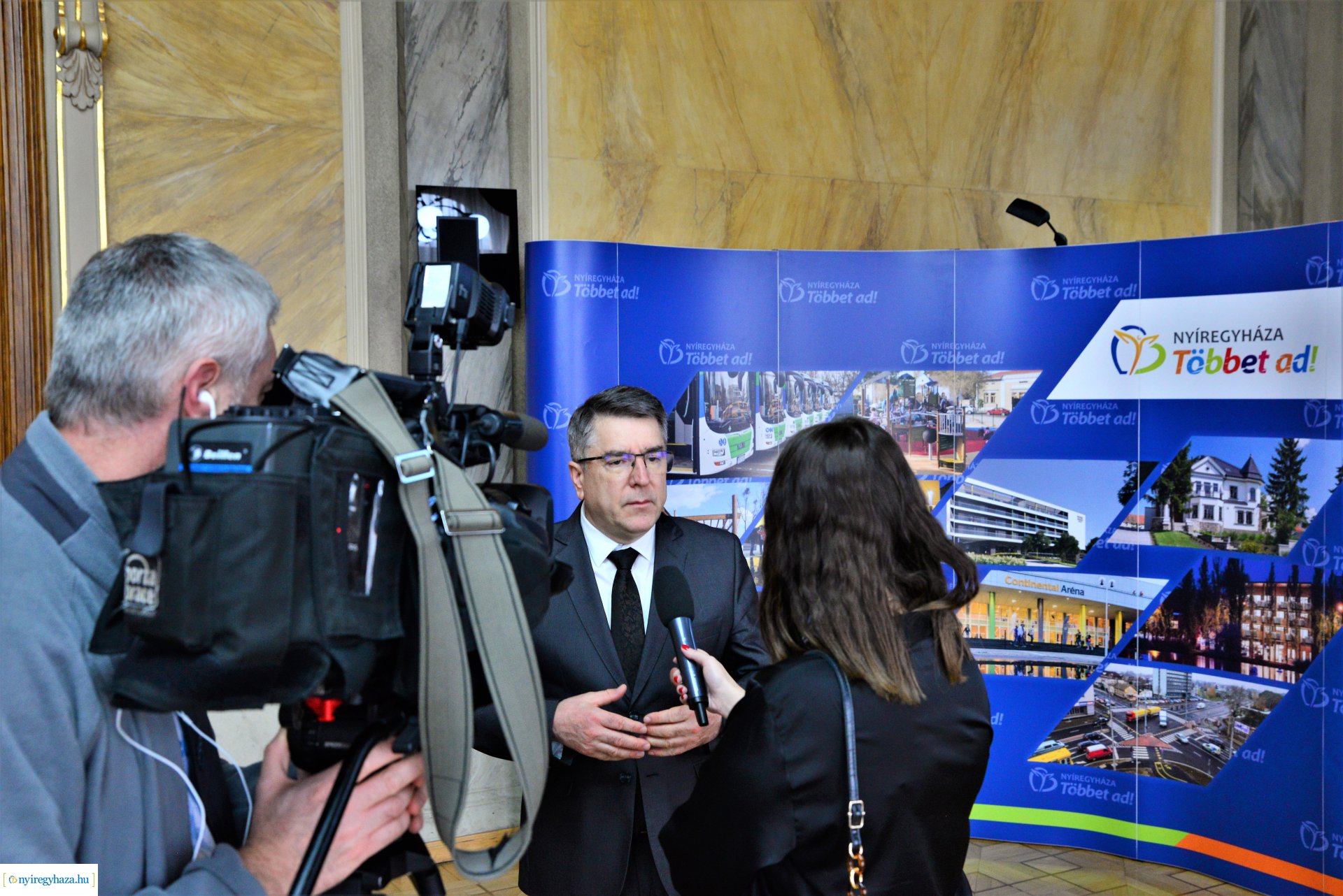 A Nyíregyházi Humanitárius Csoport elismerő okleveleinek átadása