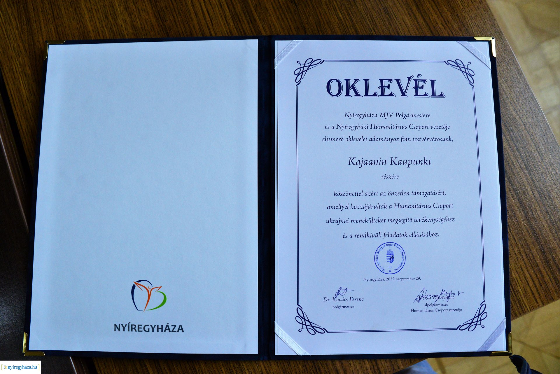 A Nyíregyházi Humanitárius Csoport elismerő okleveleinek átadása