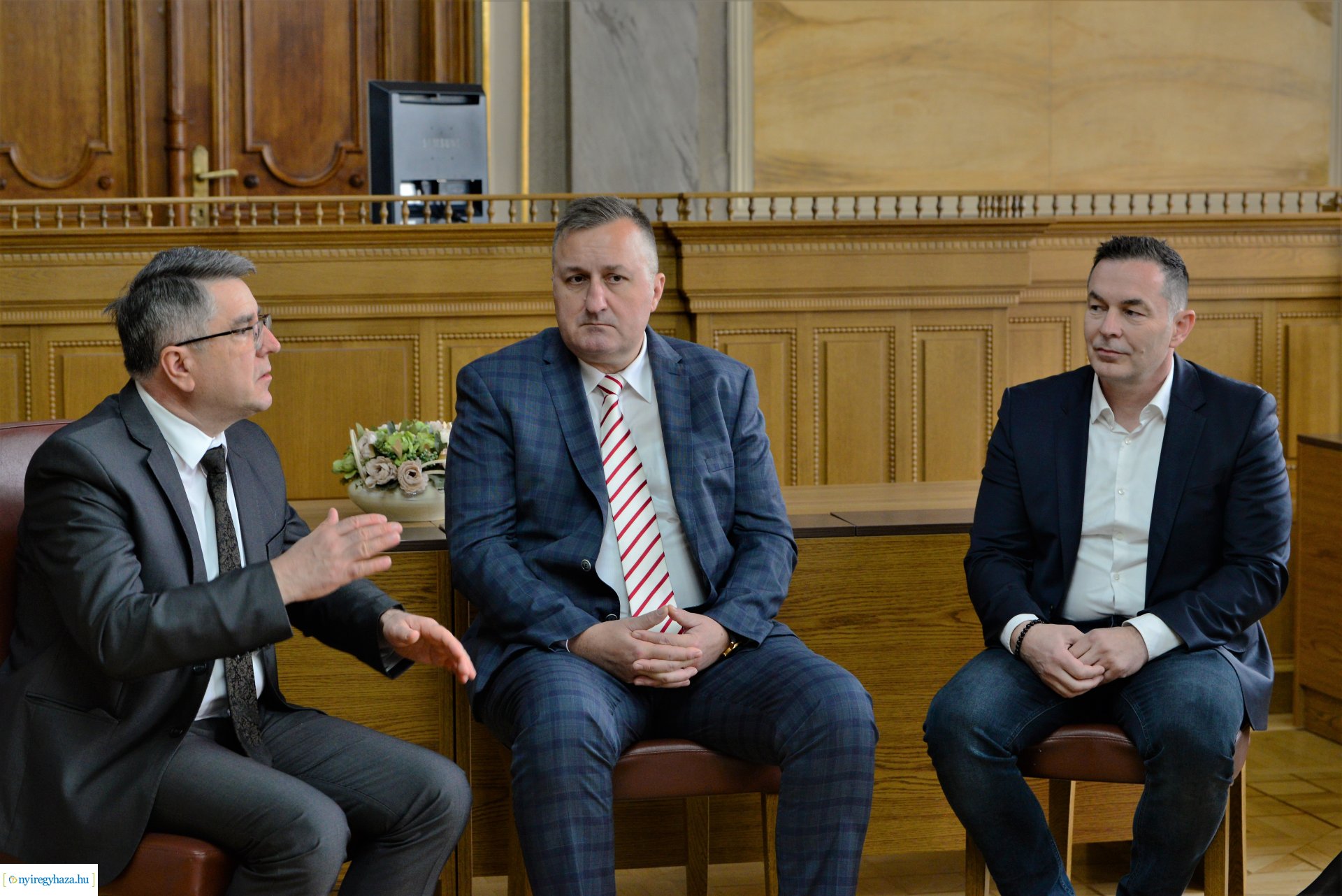 A Nyíregyházi Humanitárius Csoport elismerő okleveleinek átadása