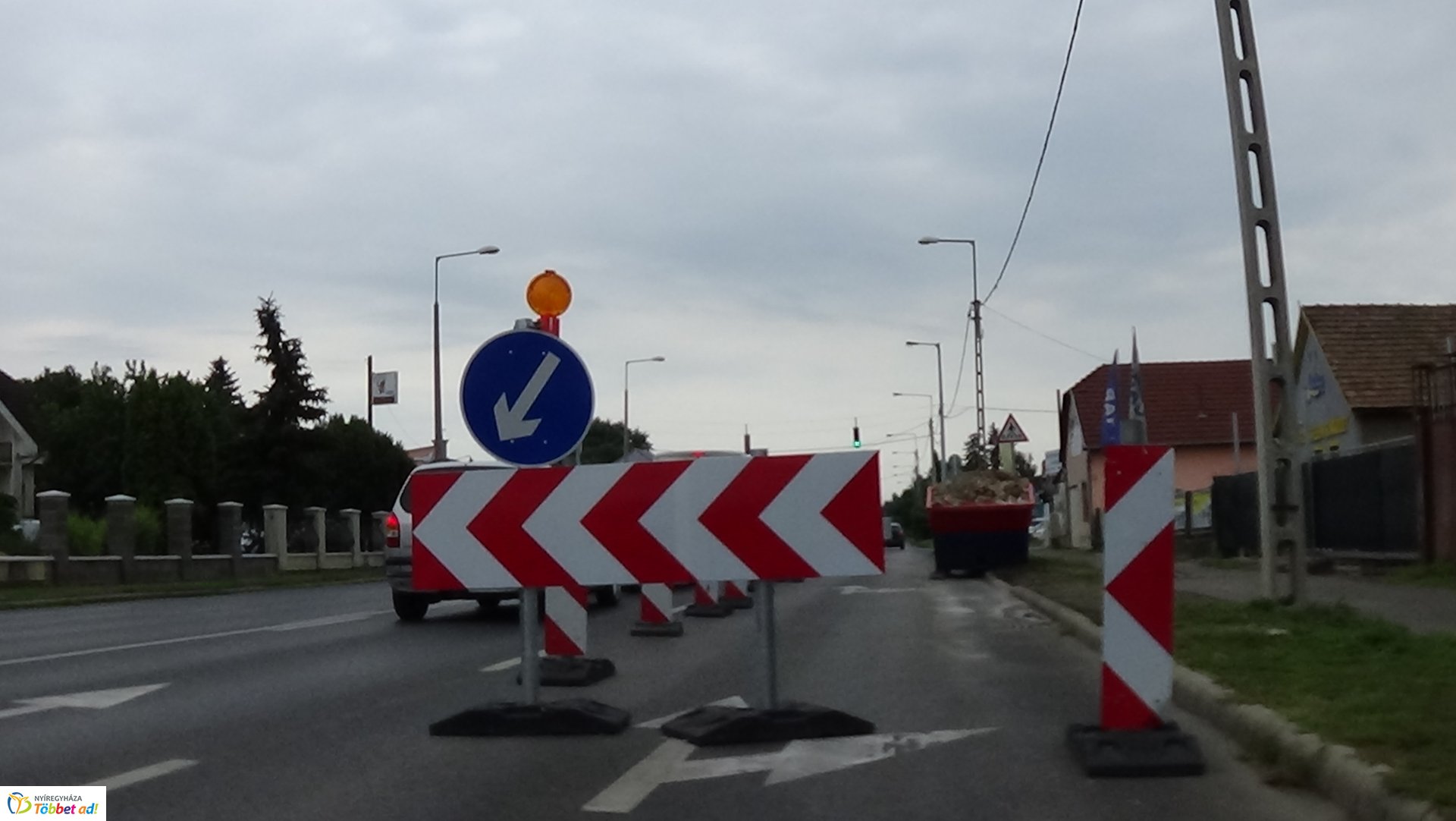 A Pazonyi út bevezető szakaszán lezárták a külső sáv egy részét