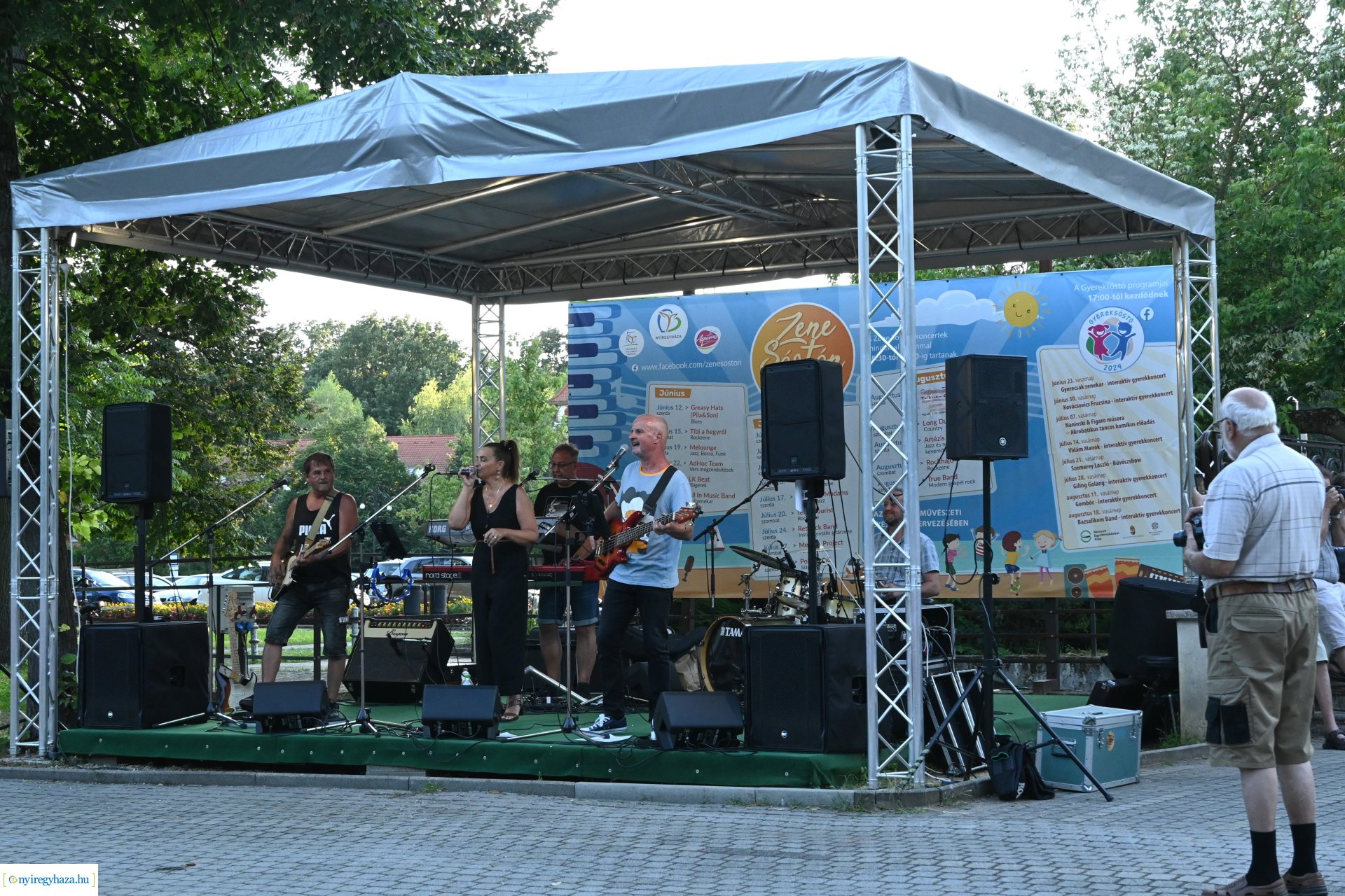 A Polip Band a Zene Sóstón programsorozat szinpadán