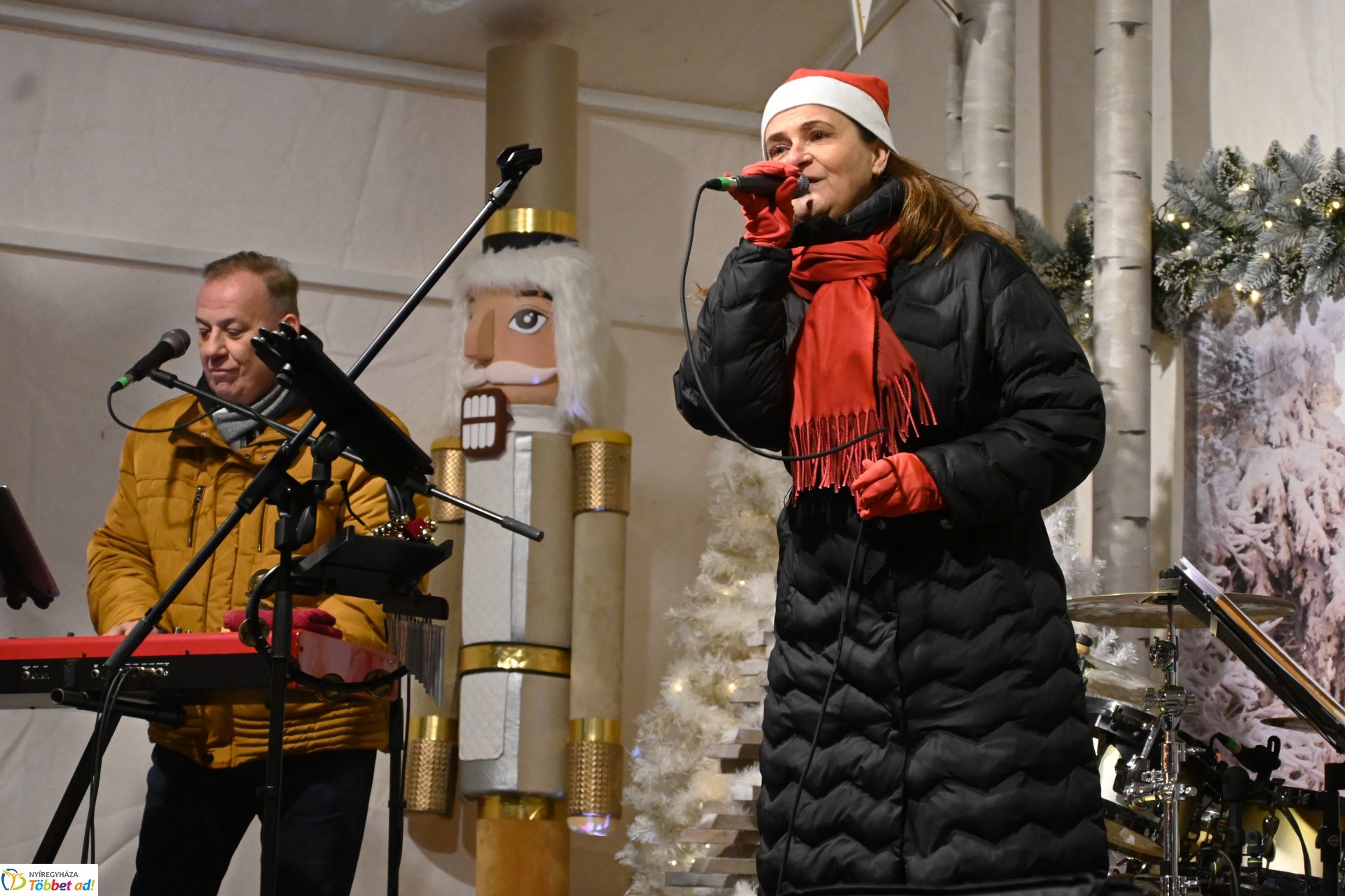 A Polip Band adventi  műsora - koncert a Kossuth téren