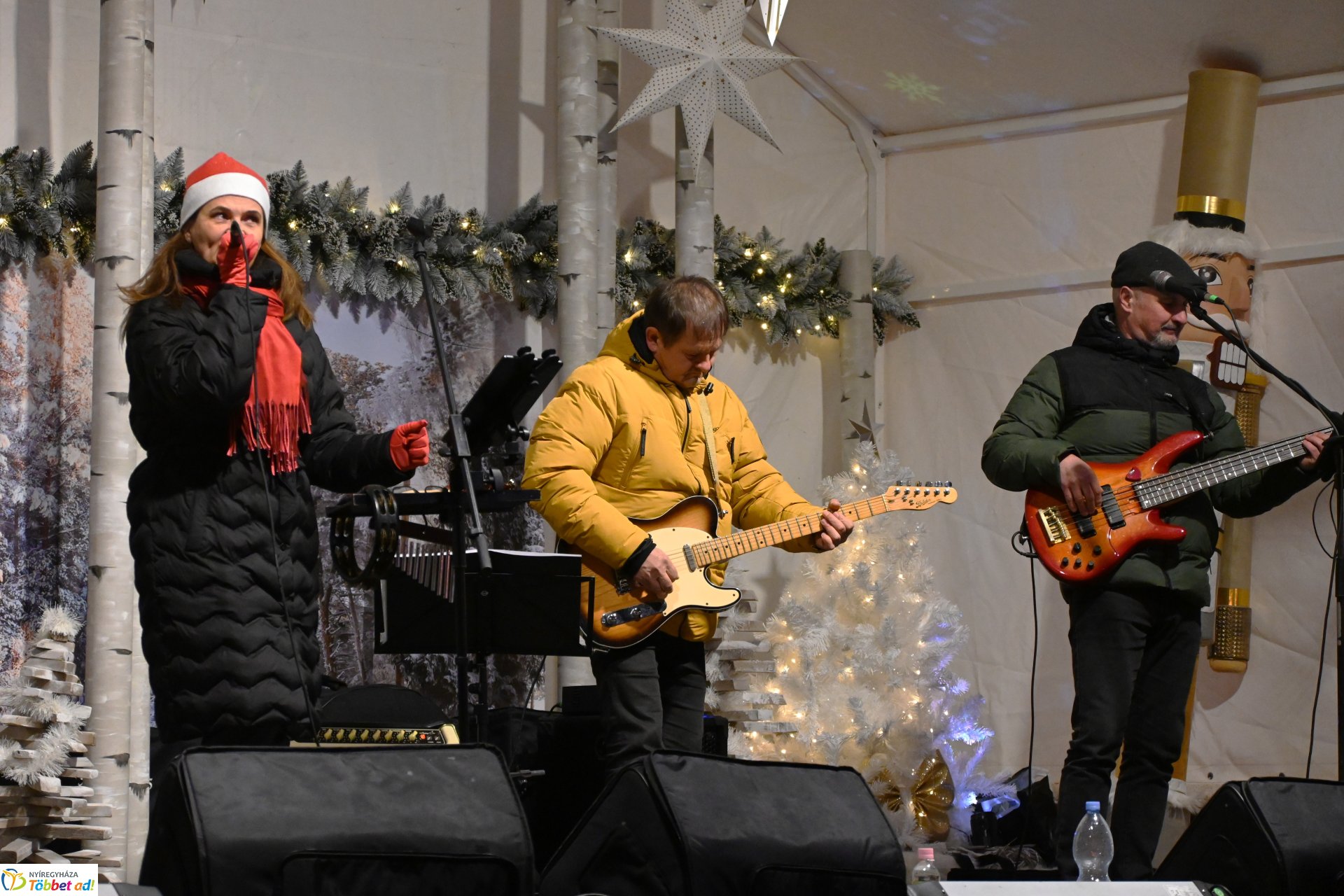 A Polip Band adventi  műsora - koncert a Kossuth téren