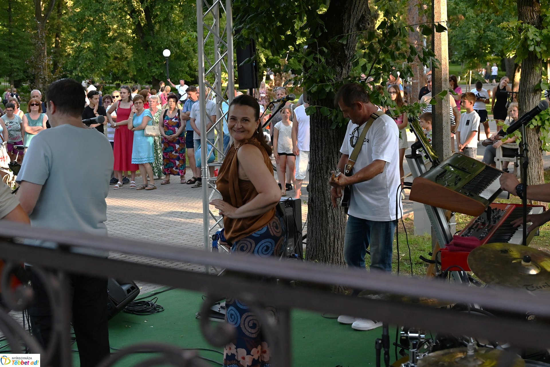 A Polip Band  koncertje a Zene Sóstón programsorozat színpadán