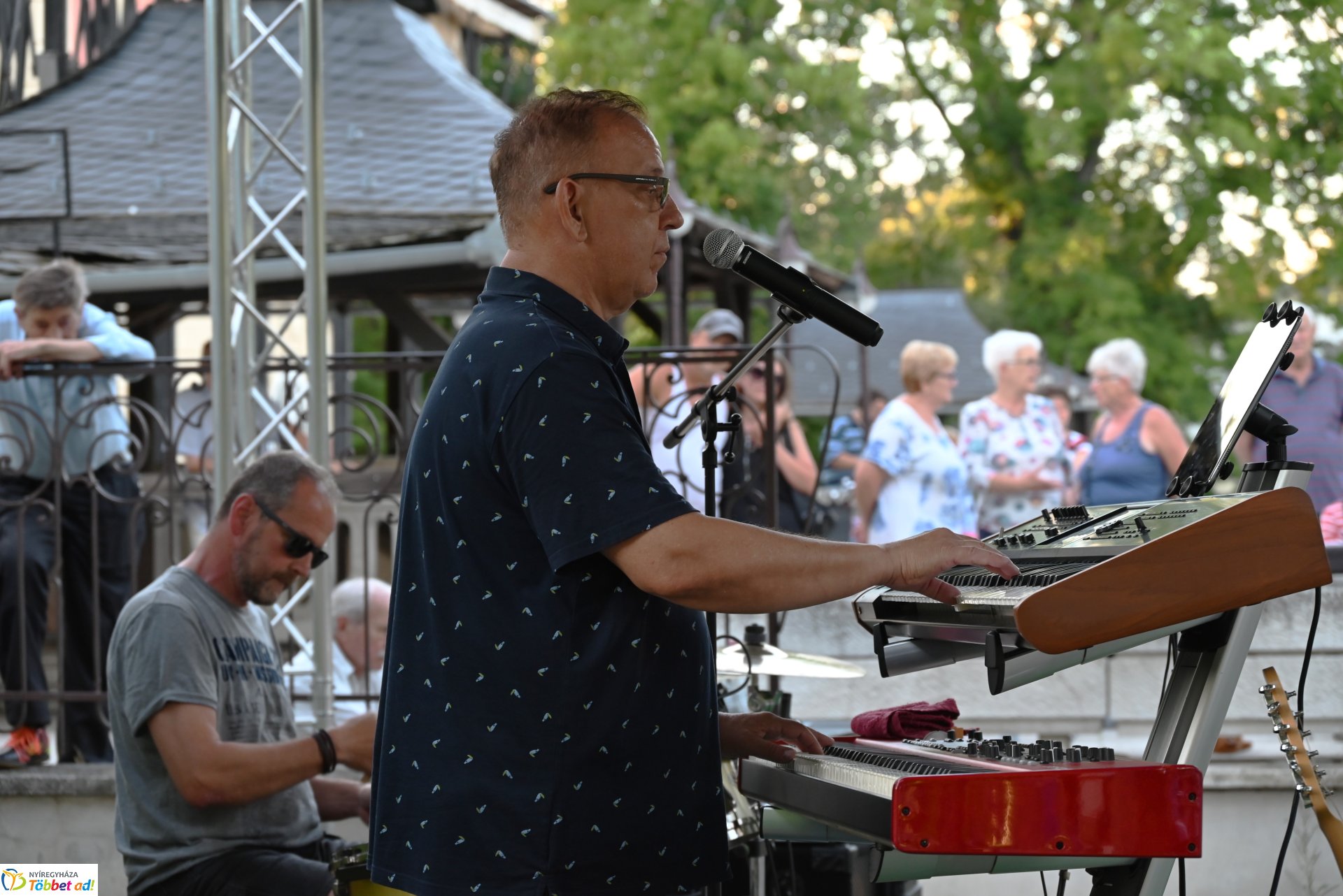 A Polip Band  koncertje a Zene Sóstón programsorozat színpadán