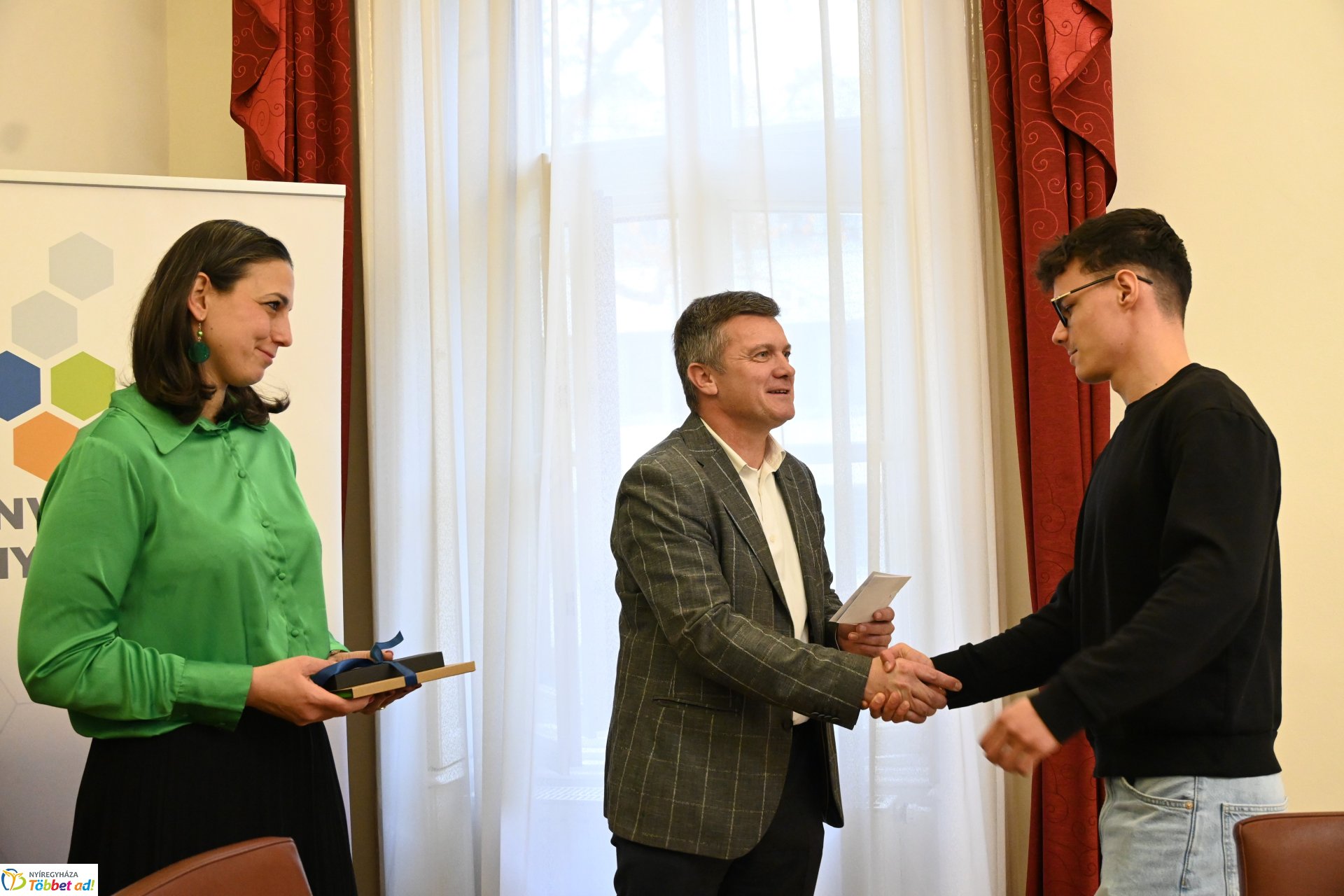 A Rászoruló Hallgatókért Közalapítvány támogatását kapták meg a fiatalok