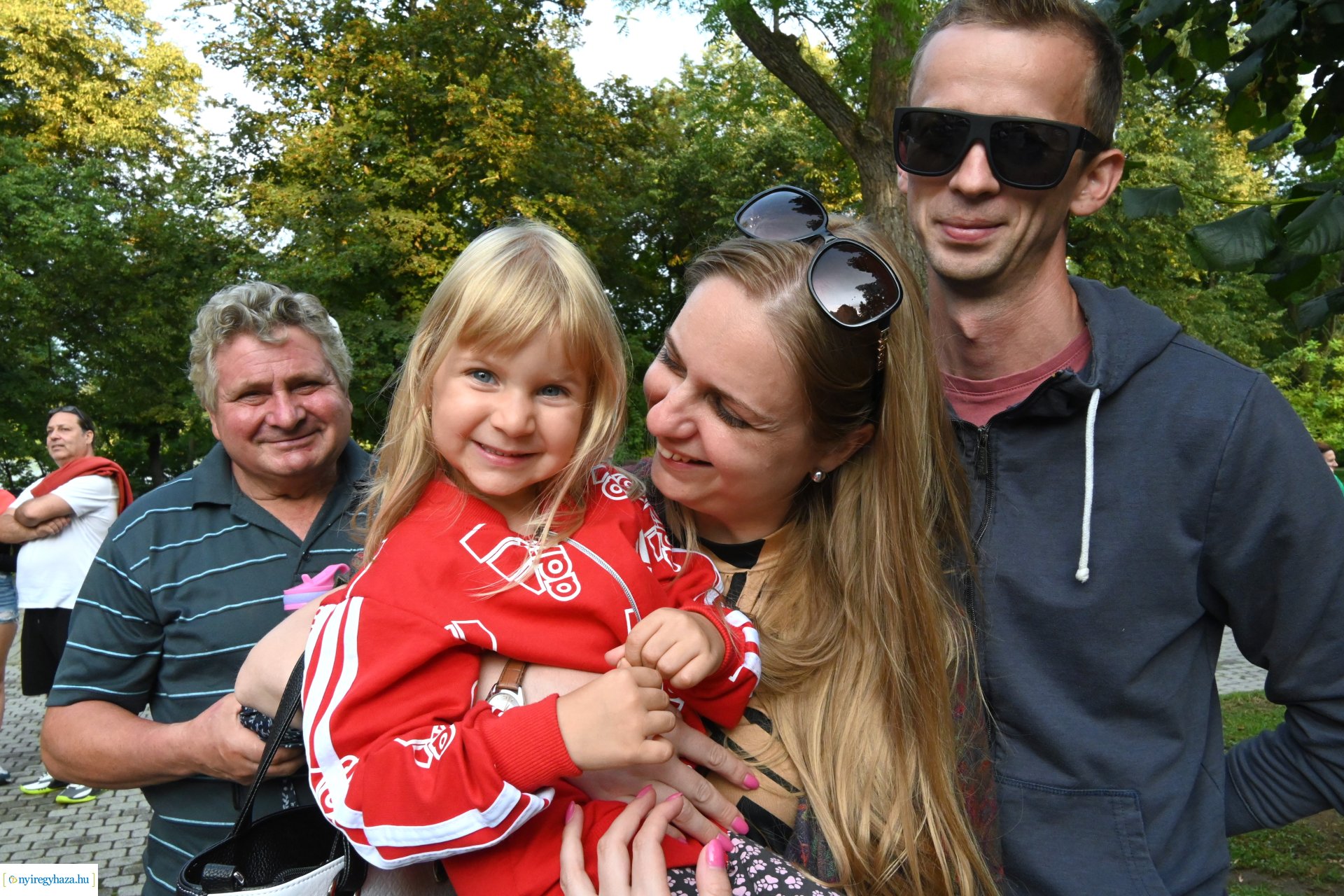 A Ret-Rock Band koncertje a Zene Sóstón programsorozat színpadán