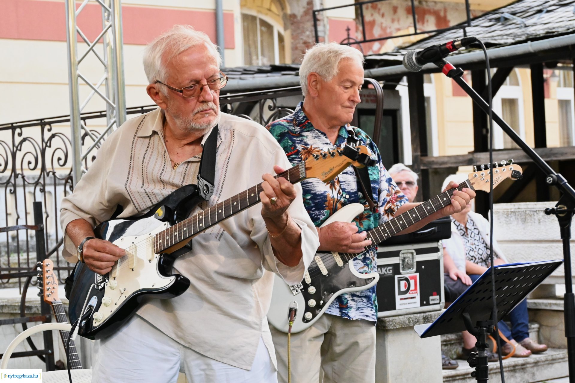 A Ret-Rock Band koncertje a Zene Sóstón programsorozat színpadán
