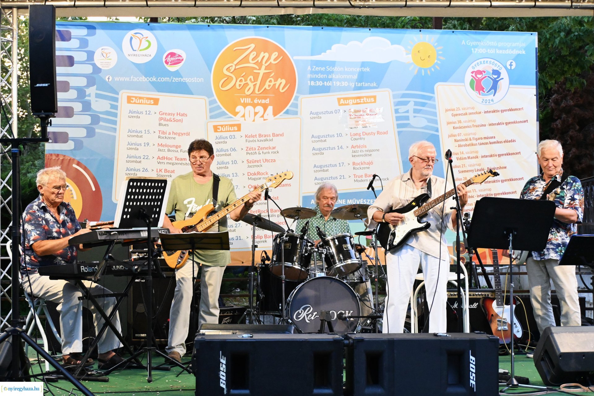 A Ret-Rock Band koncertje a Zene Sóstón programsorozat színpadán