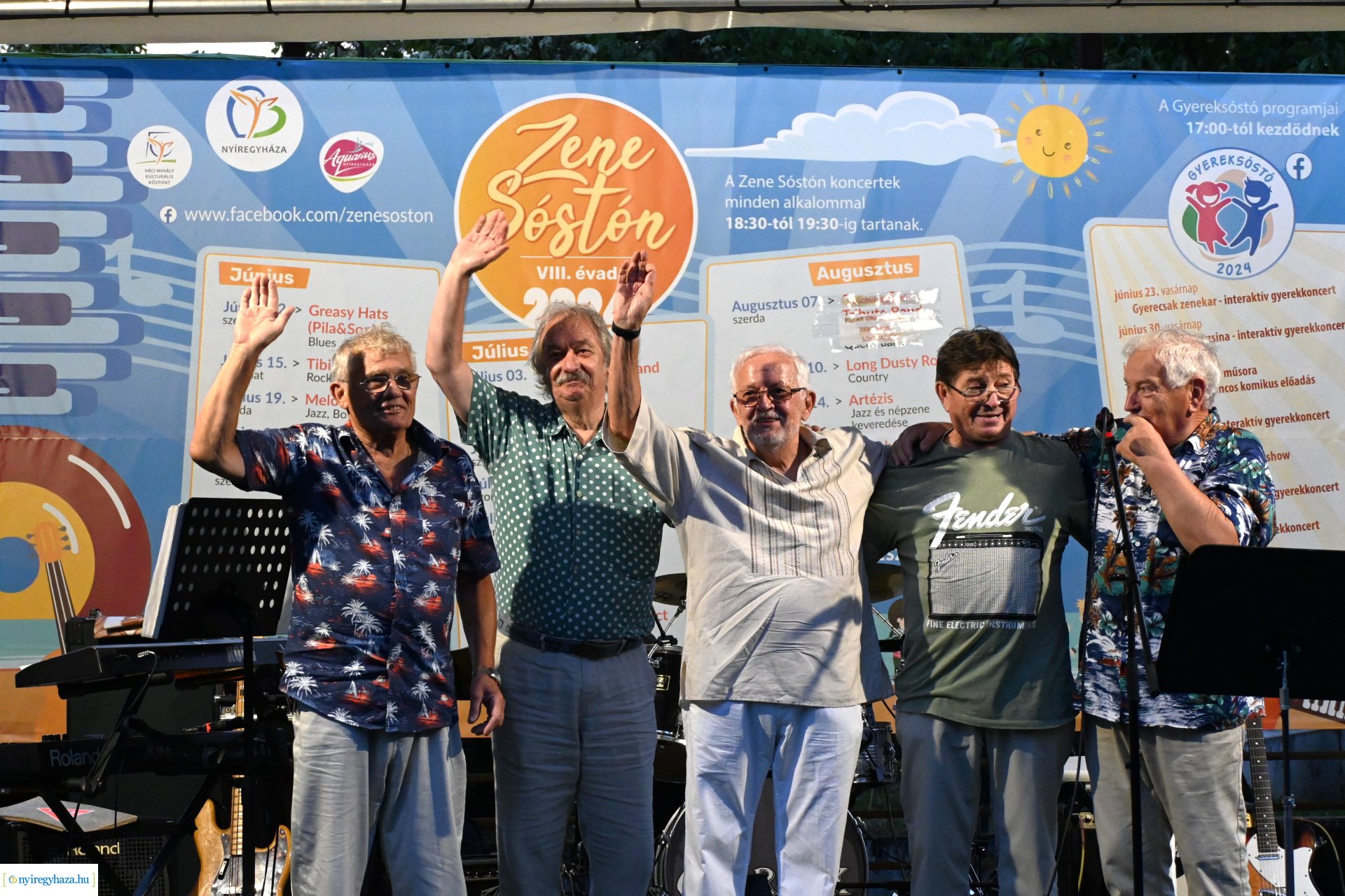 A Ret-Rock Band koncertje a Zene Sóstón programsorozat színpadán