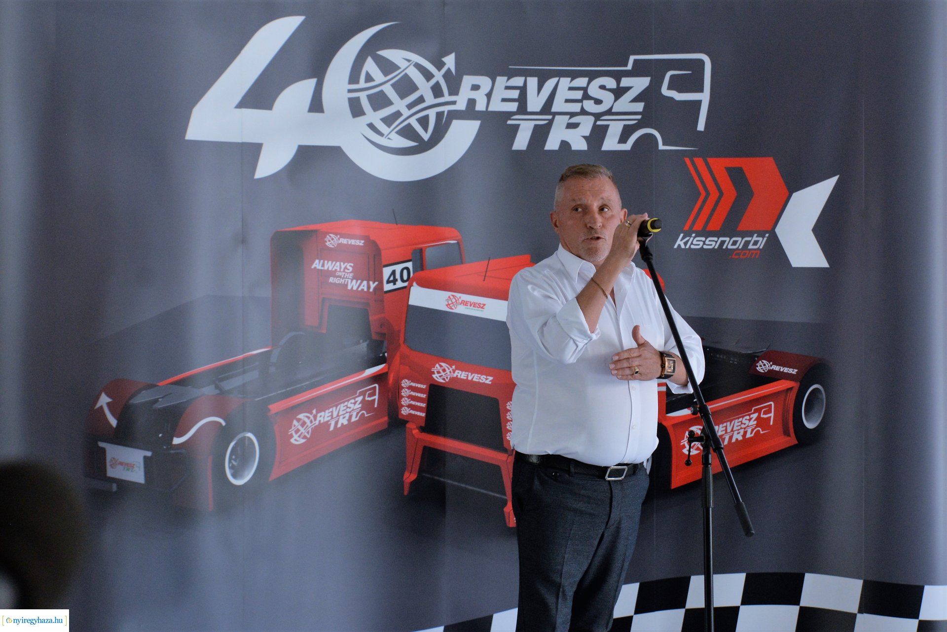A Révész Truck Racing Team hivatalos versenykamion bemutatója