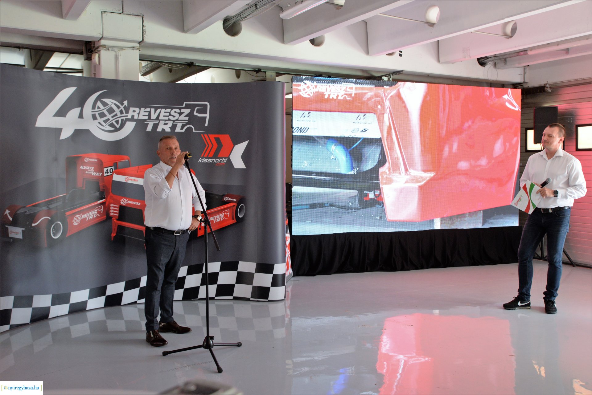 A Révész Truck Racing Team hivatalos versenykamion bemutatója