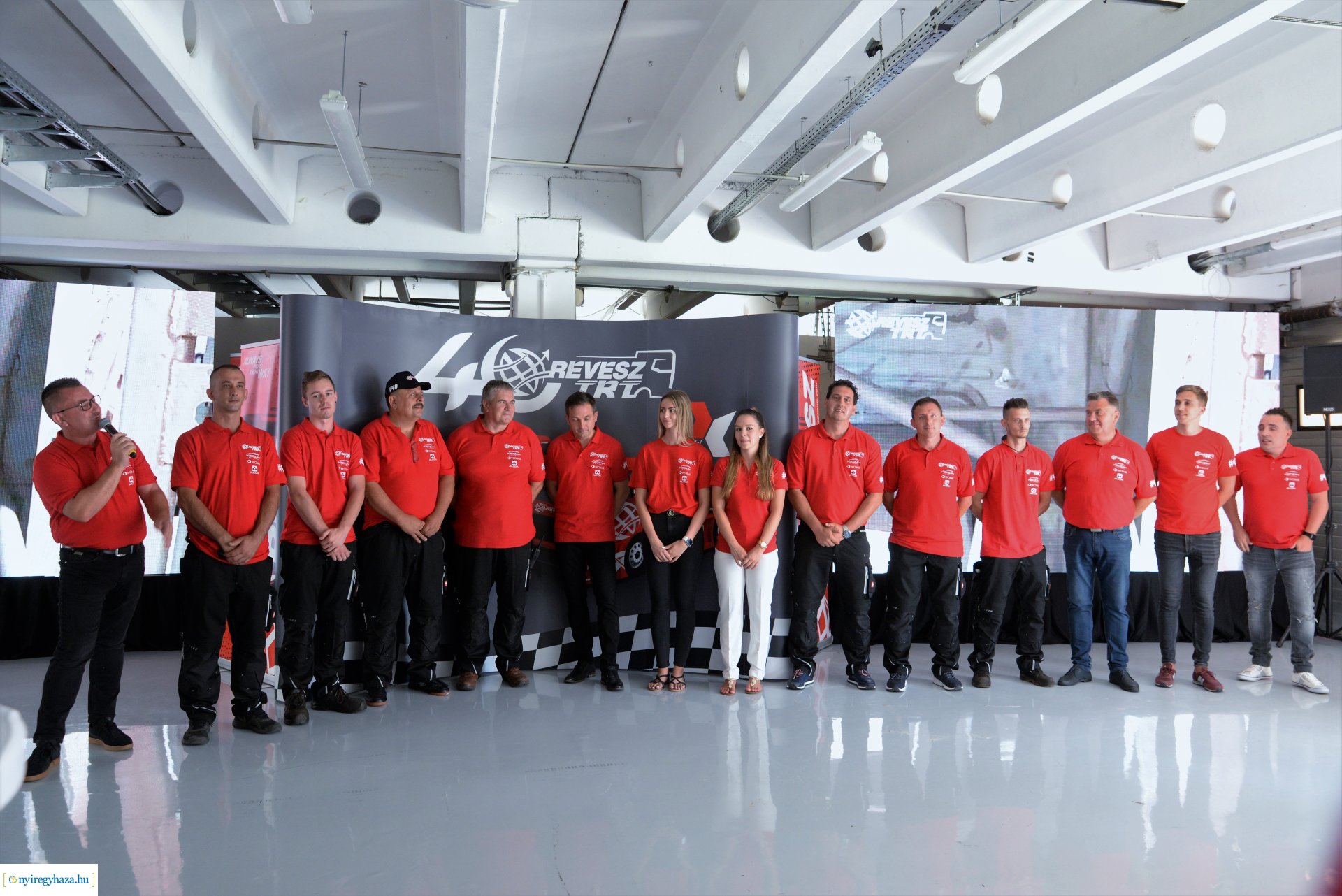 A Révész Truck Racing Team hivatalos versenykamion bemutatója