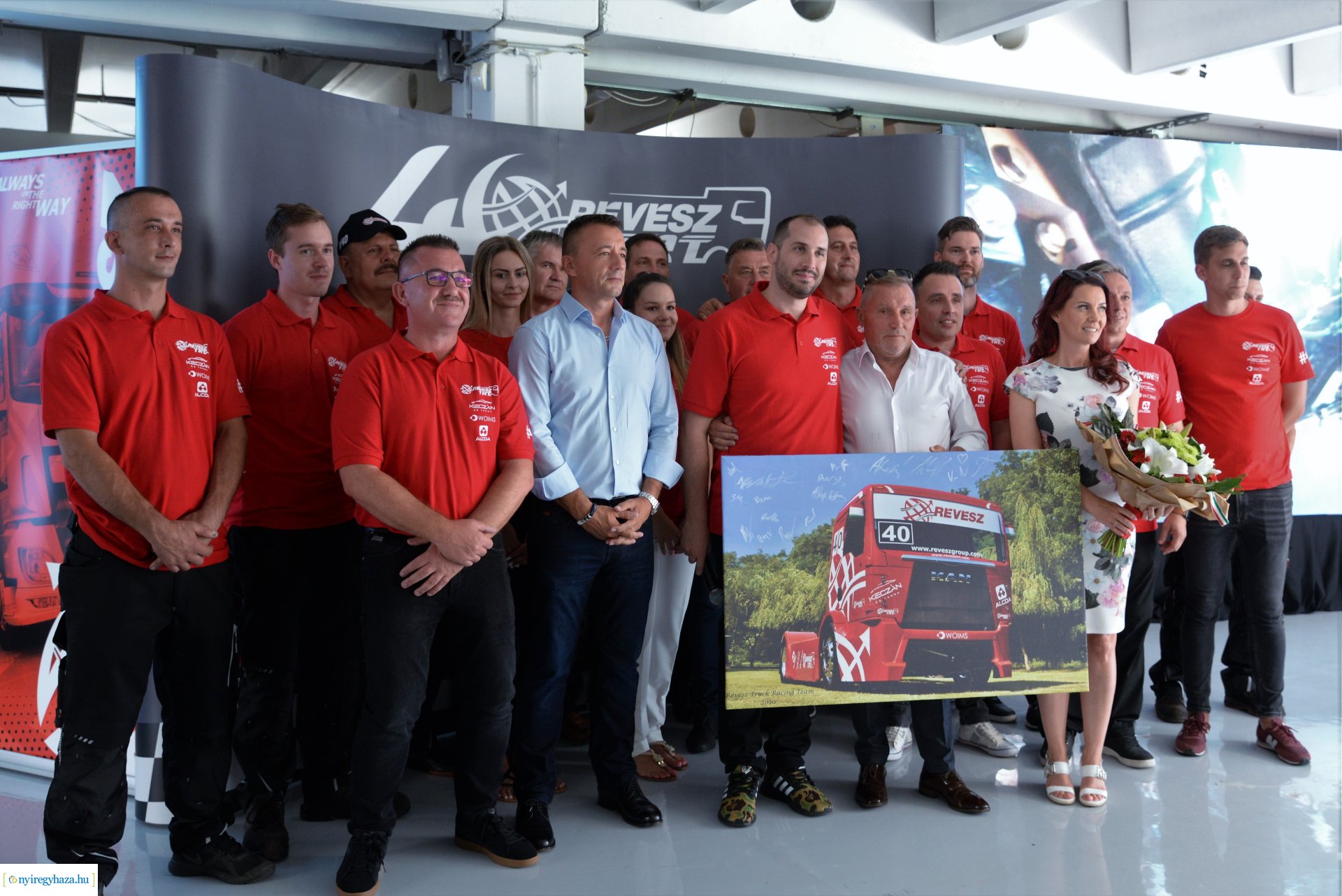 A Révész Truck Racing Team hivatalos versenykamion bemutatója