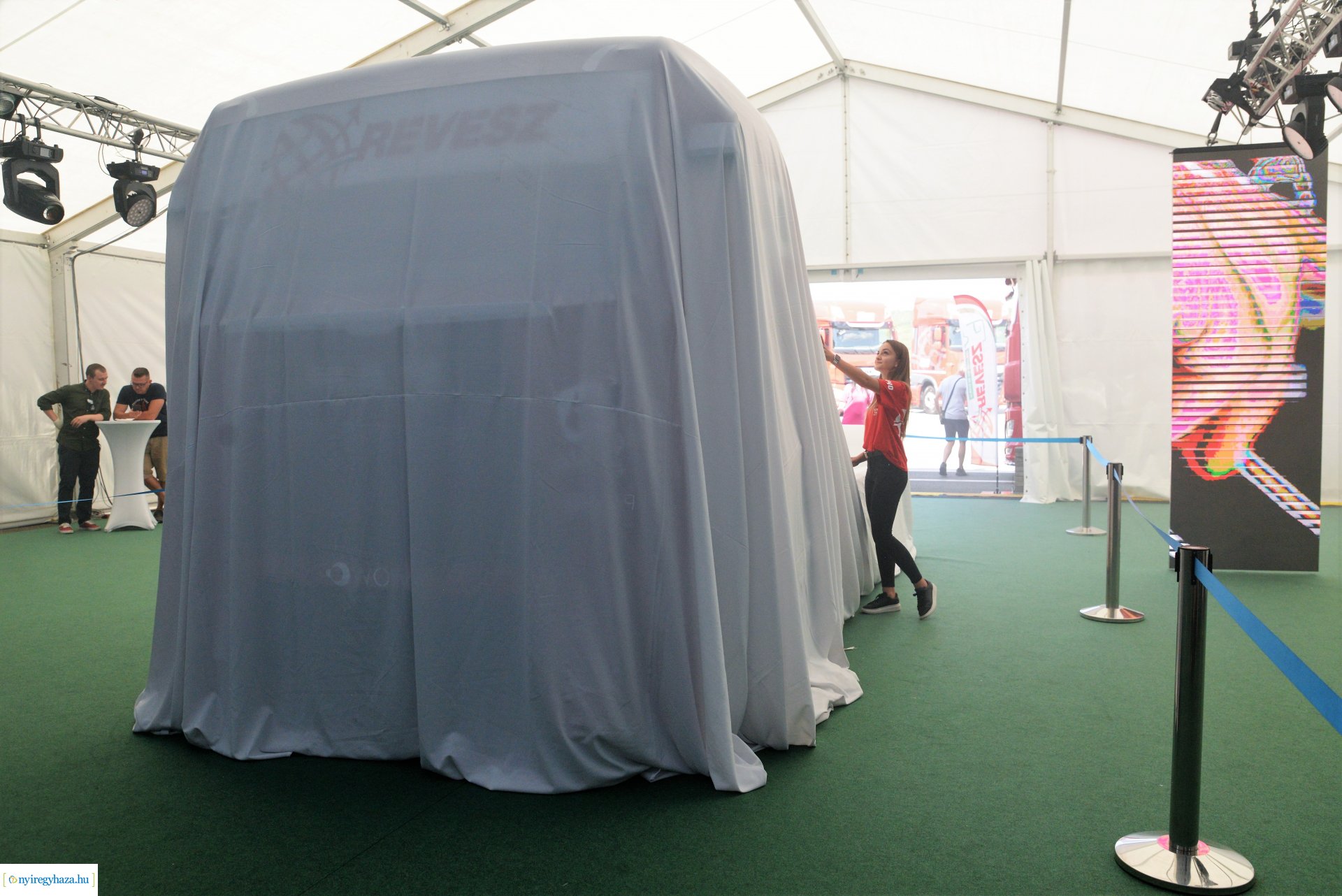 A Révész Truck Racing Team hivatalos versenykamion bemutatója