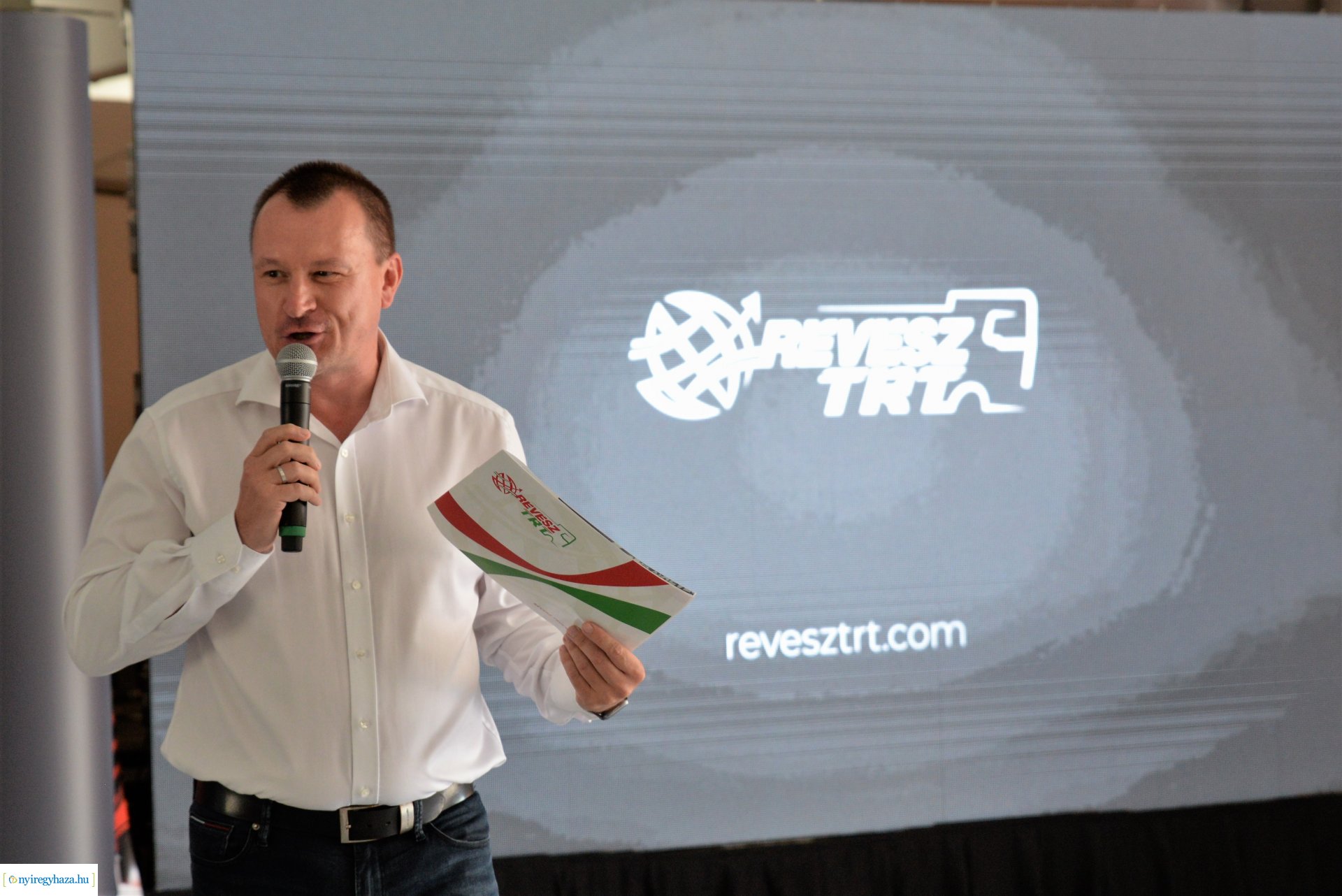 A Révész Truck Racing Team hivatalos versenykamion bemutatója