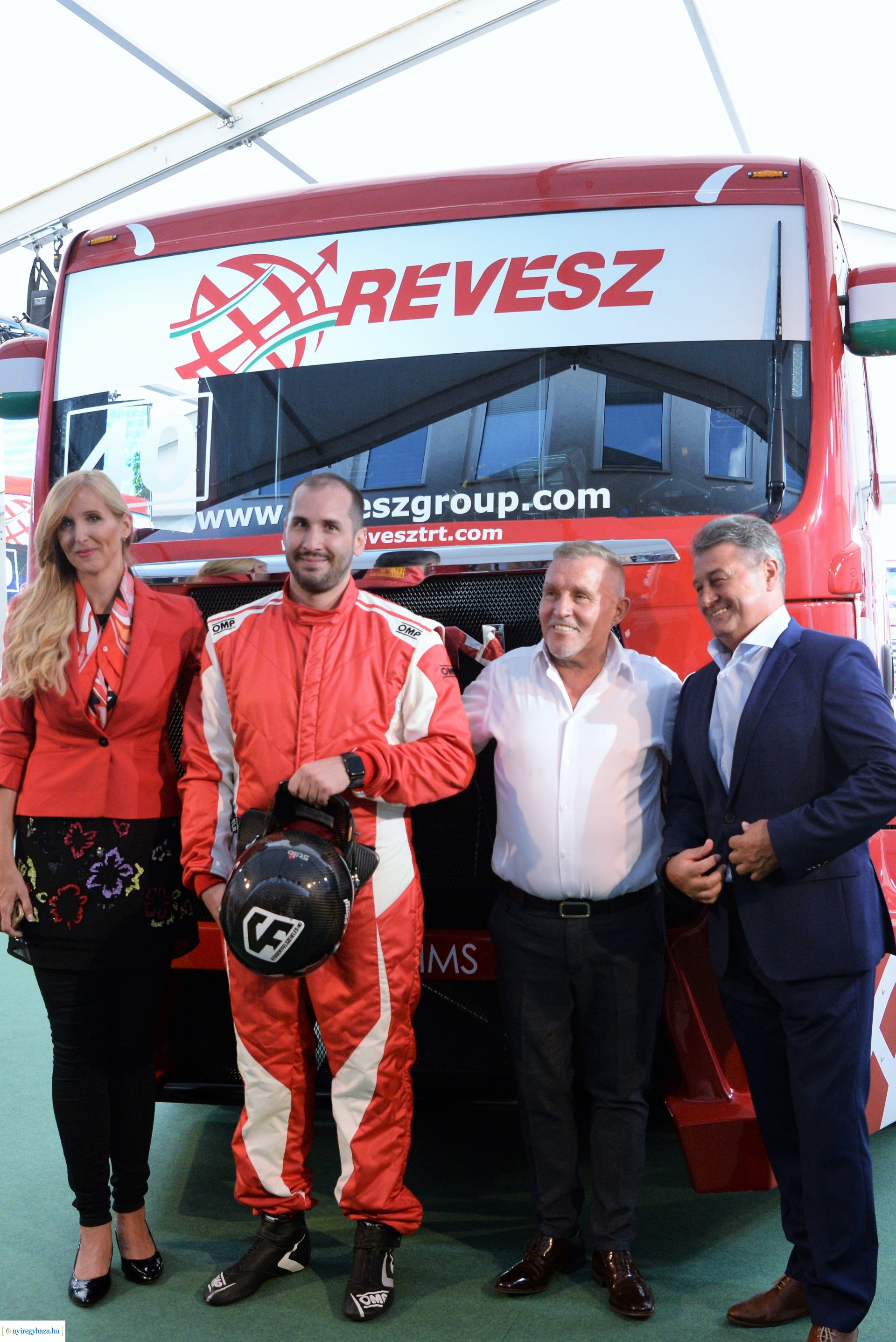 A Révész Truck Racing Team hivatalos versenykamion bemutatója