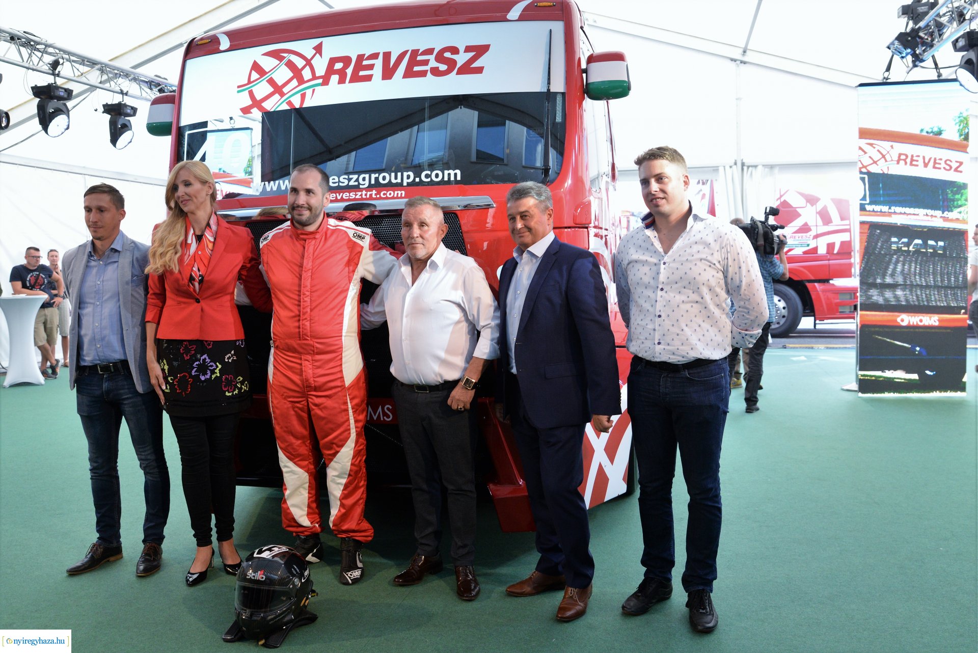 A Révész Truck Racing Team hivatalos versenykamion bemutatója