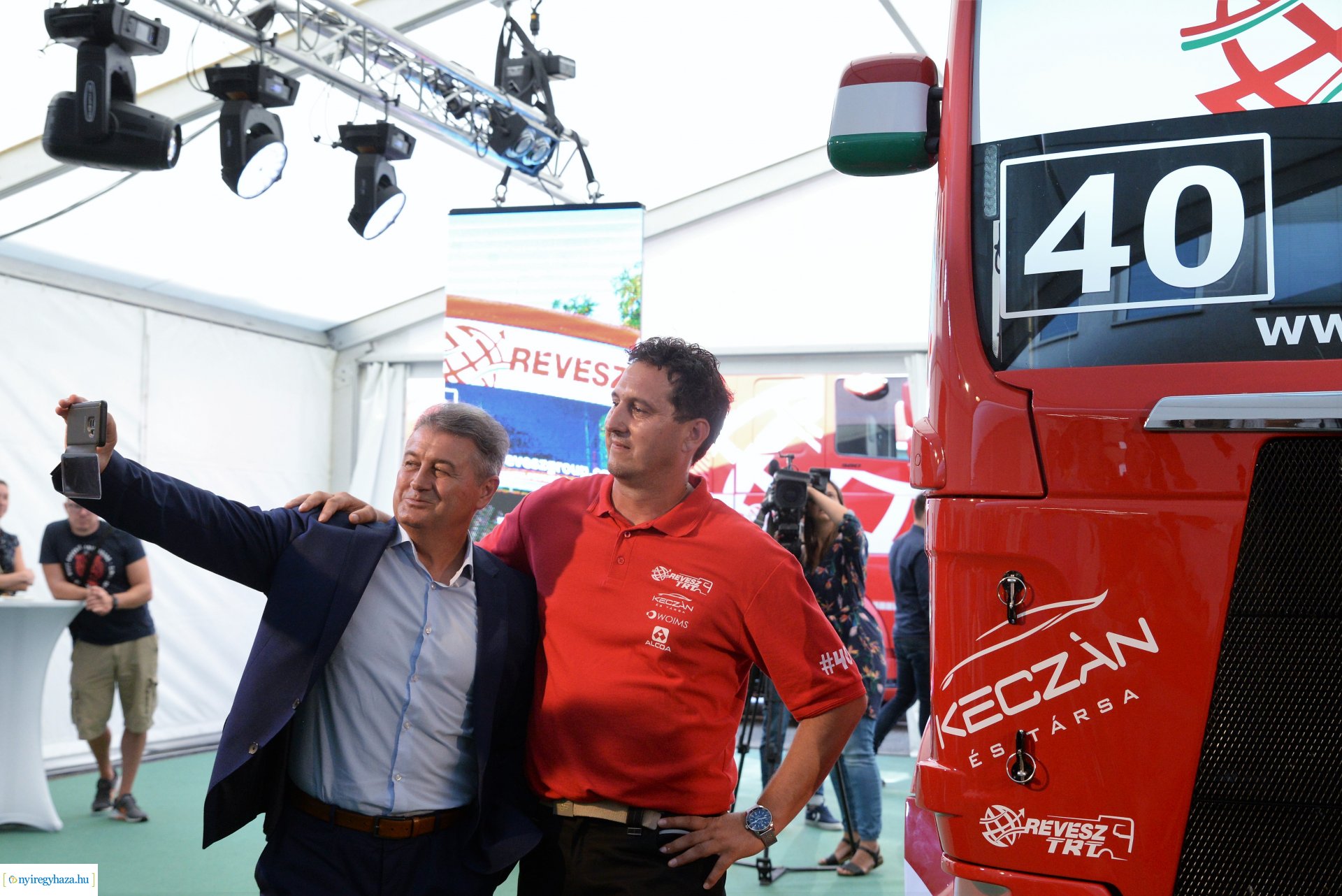 A Révész Truck Racing Team hivatalos versenykamion bemutatója