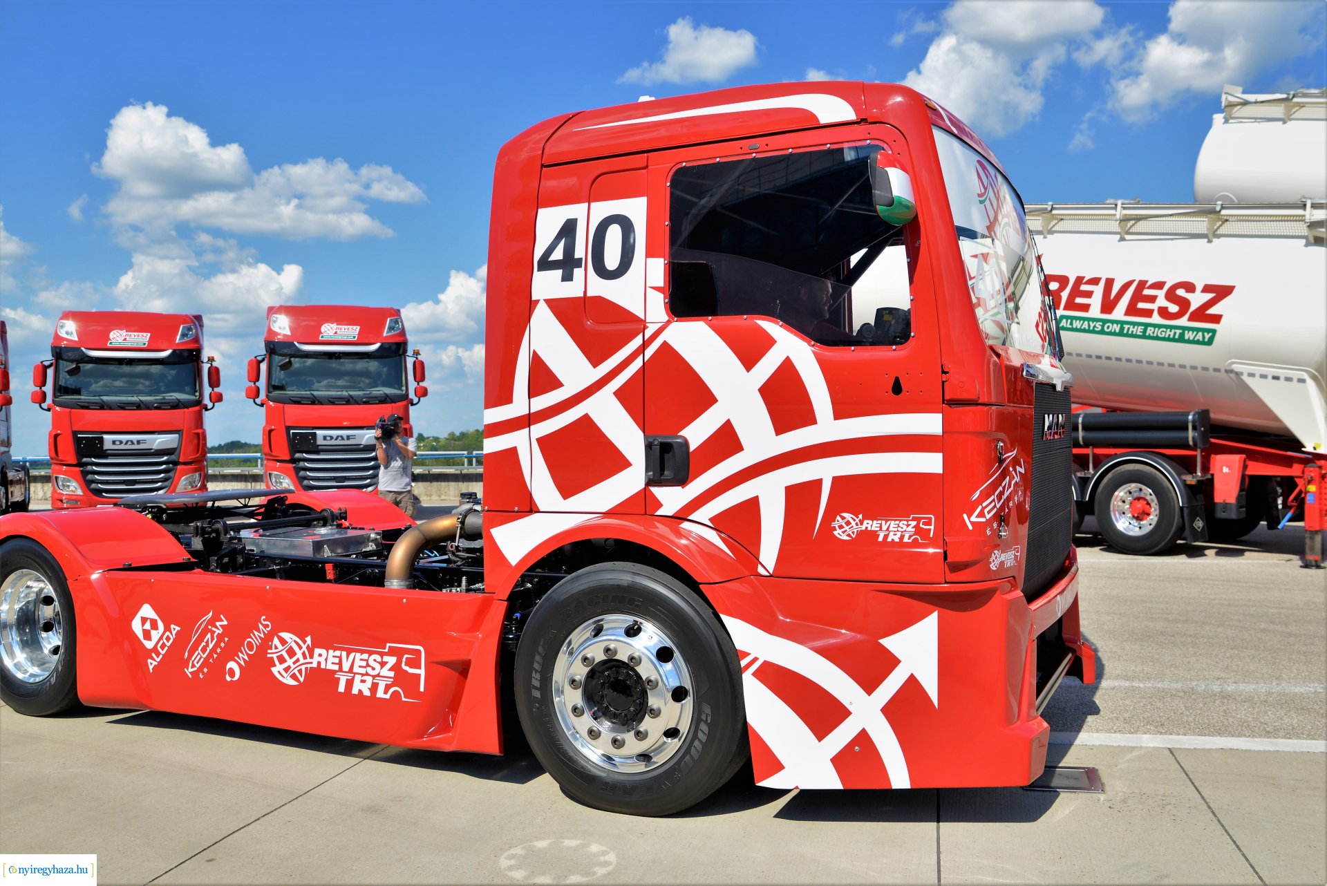 A Révész Truck Racing Team hivatalos versenykamion bemutatója