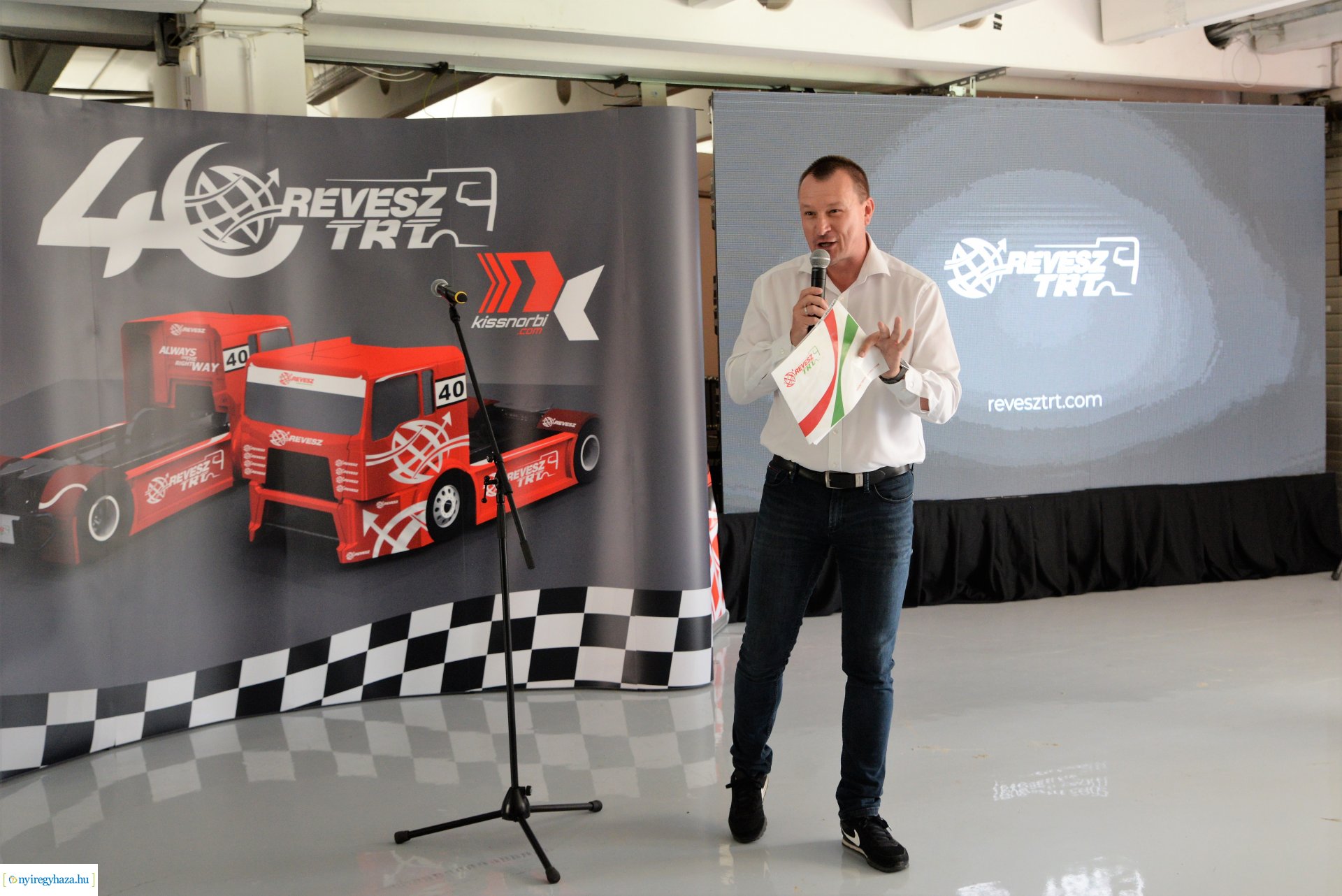 A Révész Truck Racing Team hivatalos versenykamion bemutatója