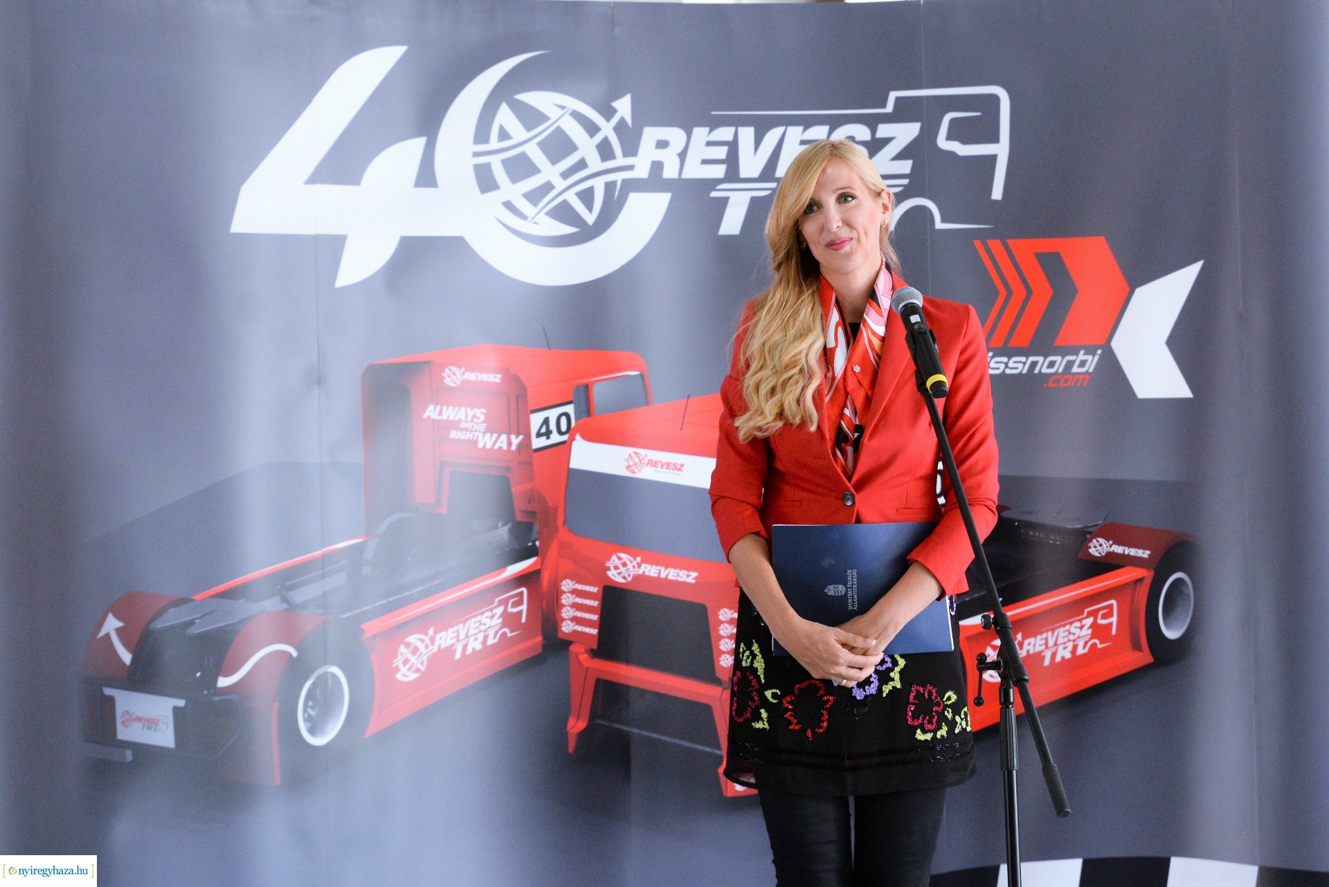 A Révész Truck Racing Team hivatalos versenykamion bemutatója