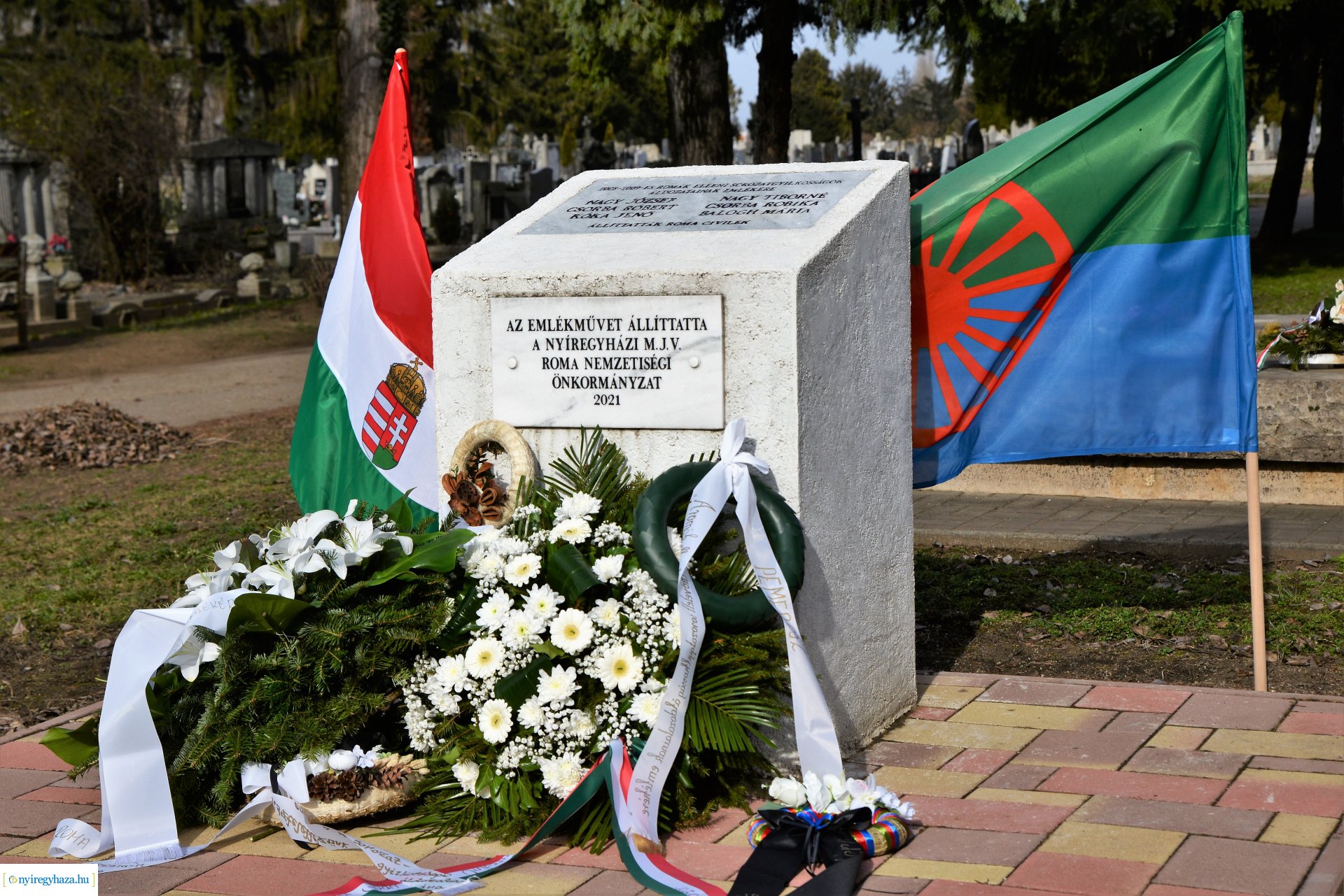 A romák elleni sorozatgyilkosságok áldozataira emlékeztek