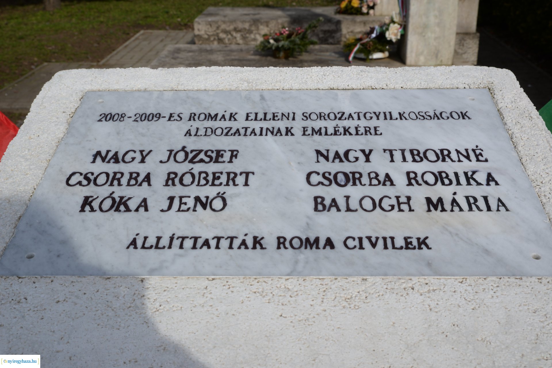 A romák elleni sorozatgyilkosságok áldozataira emlékeztek