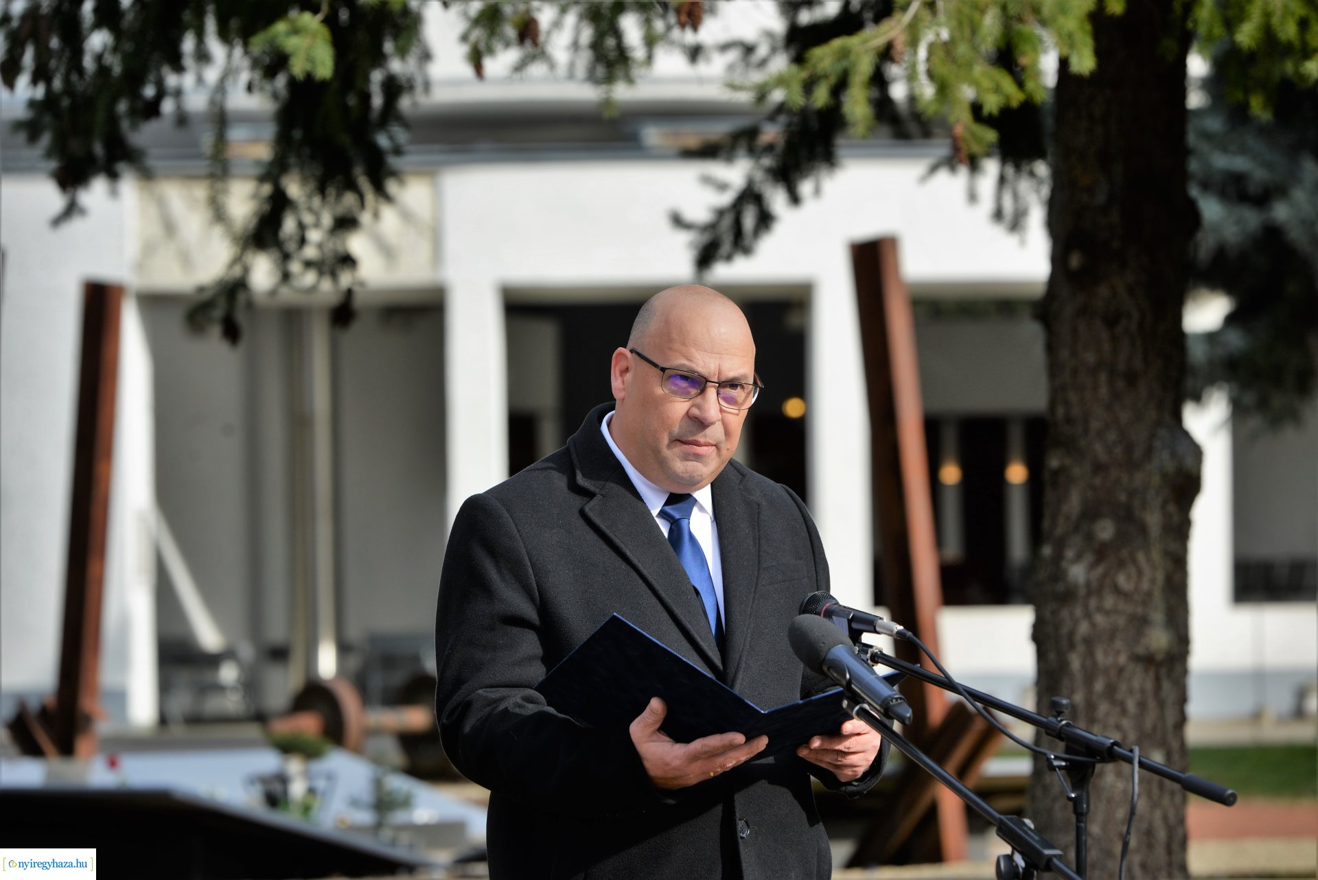 A romák elleni sorozatgyilkosságok áldozataira emlékeztek