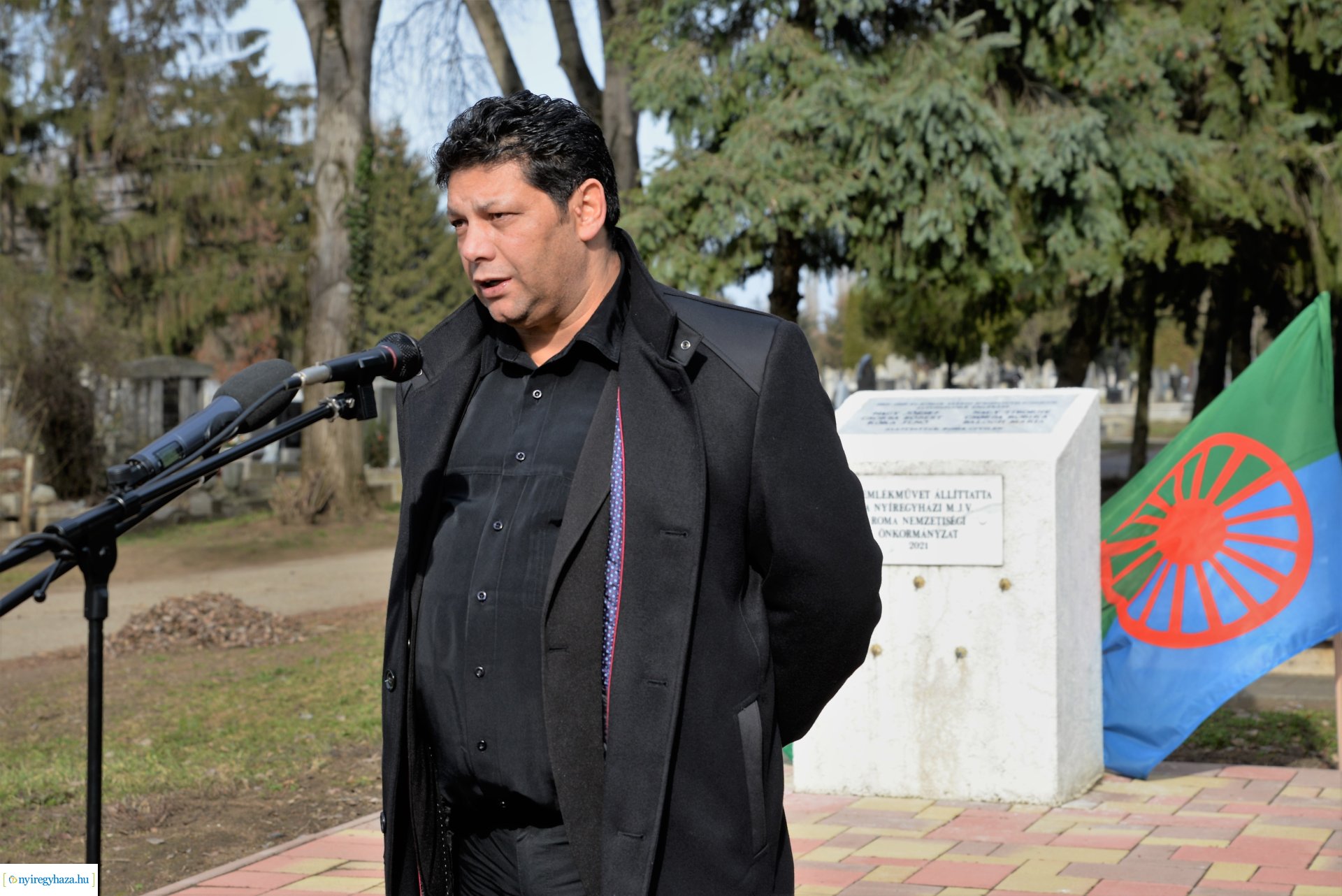 A romák elleni sorozatgyilkosságok áldozataira emlékeztek