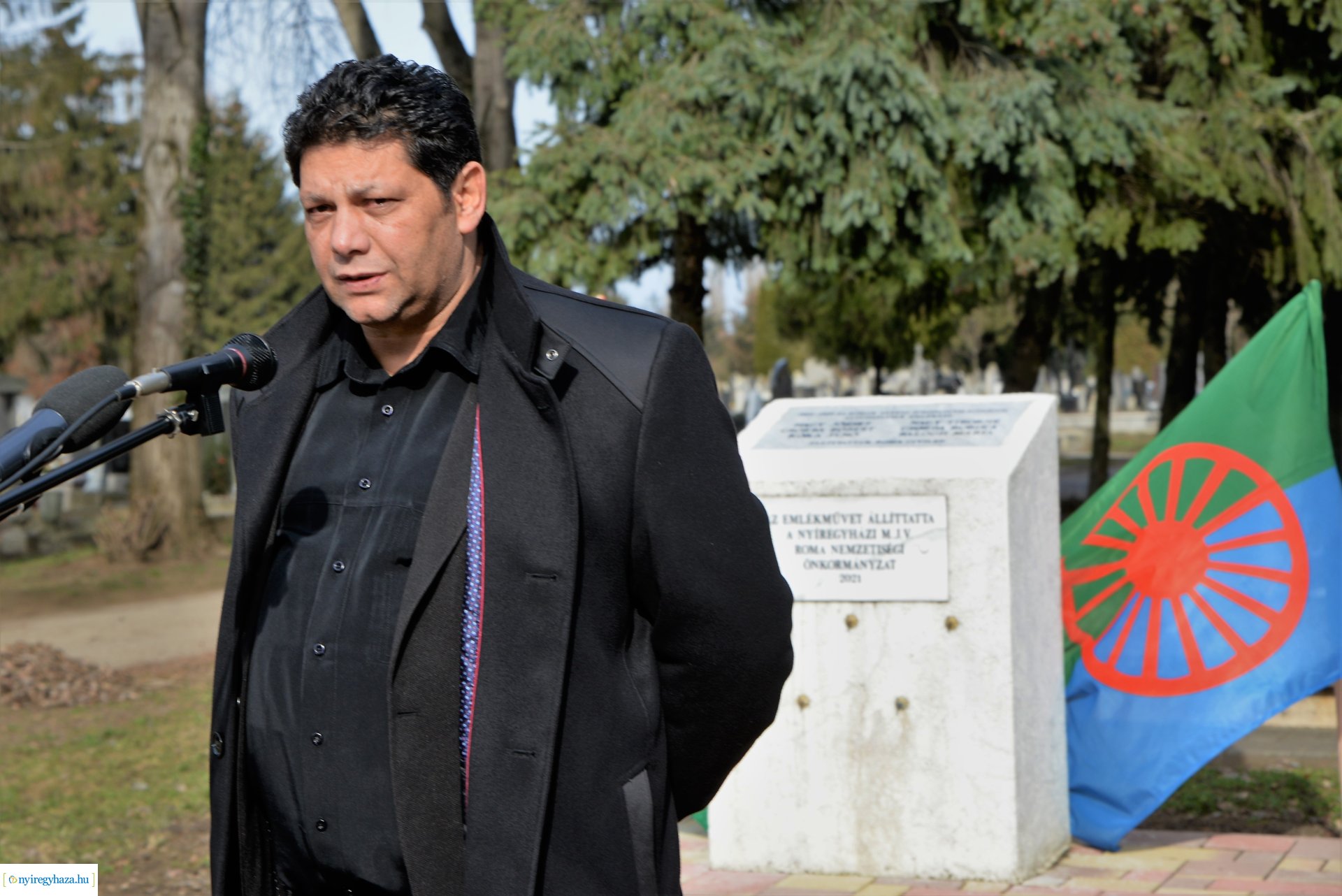 A romák elleni sorozatgyilkosságok áldozataira emlékeztek