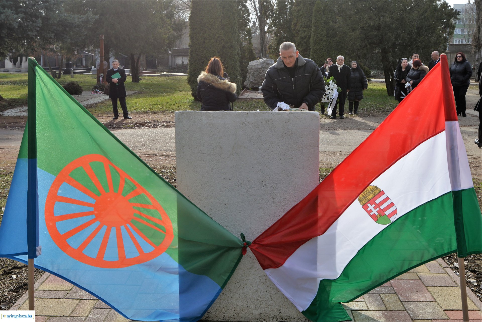 A romák elleni sorozatgyilkosságok áldozataira emlékeztek